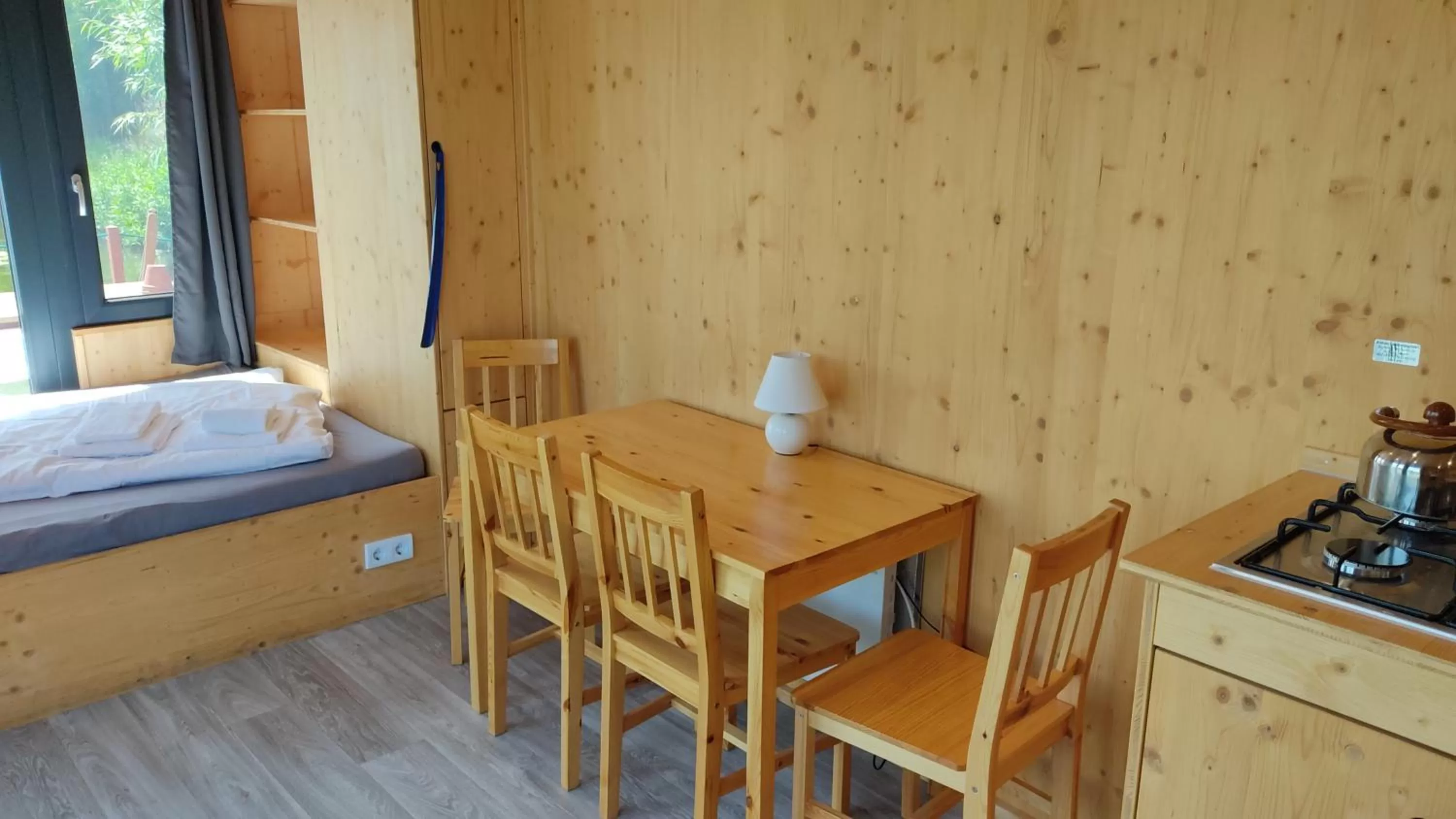 Living room, Bed in Gästehaus Schloss Plaue