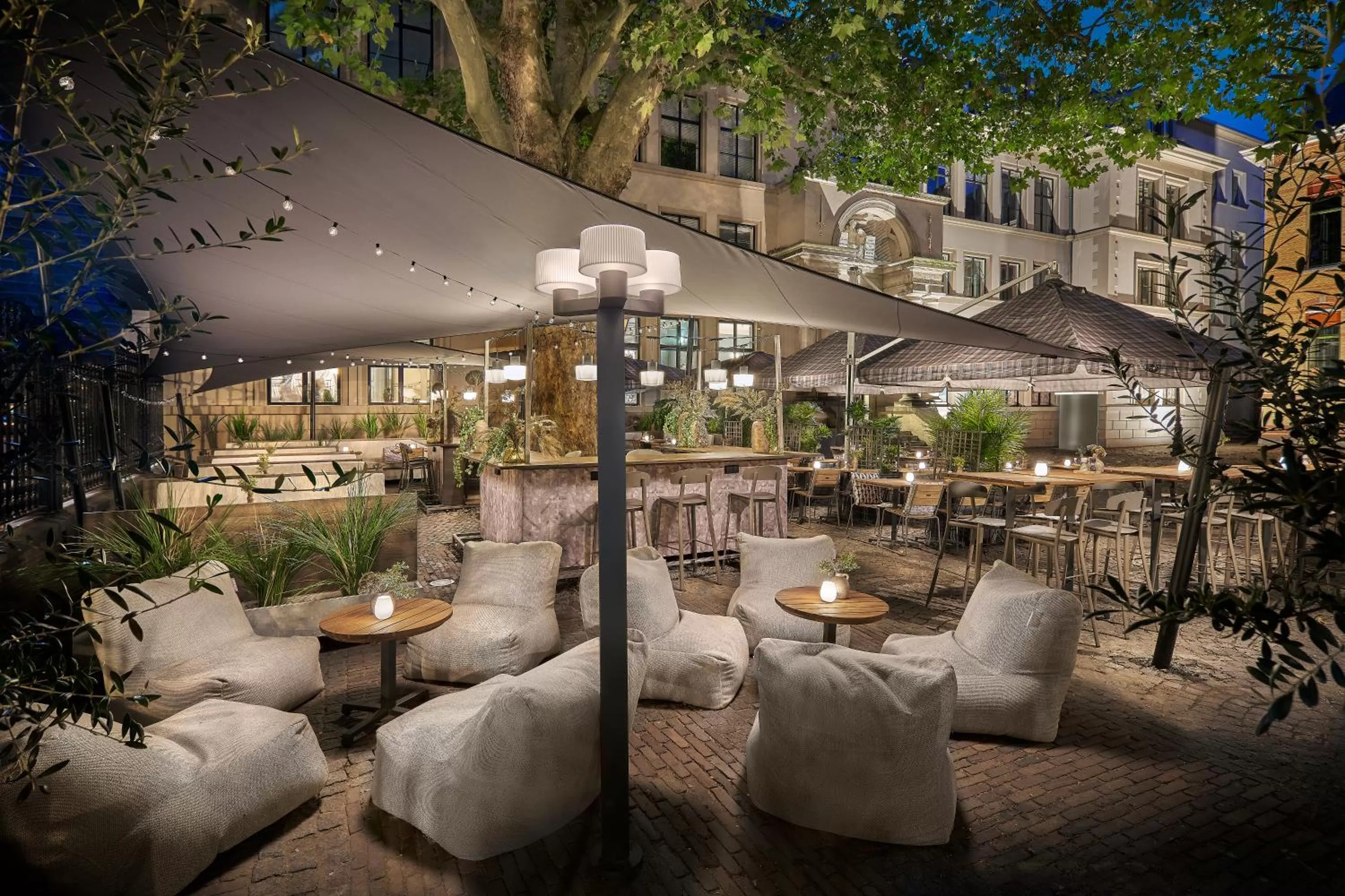 Restaurant/places to eat in Court Hotel Utrecht City Centre