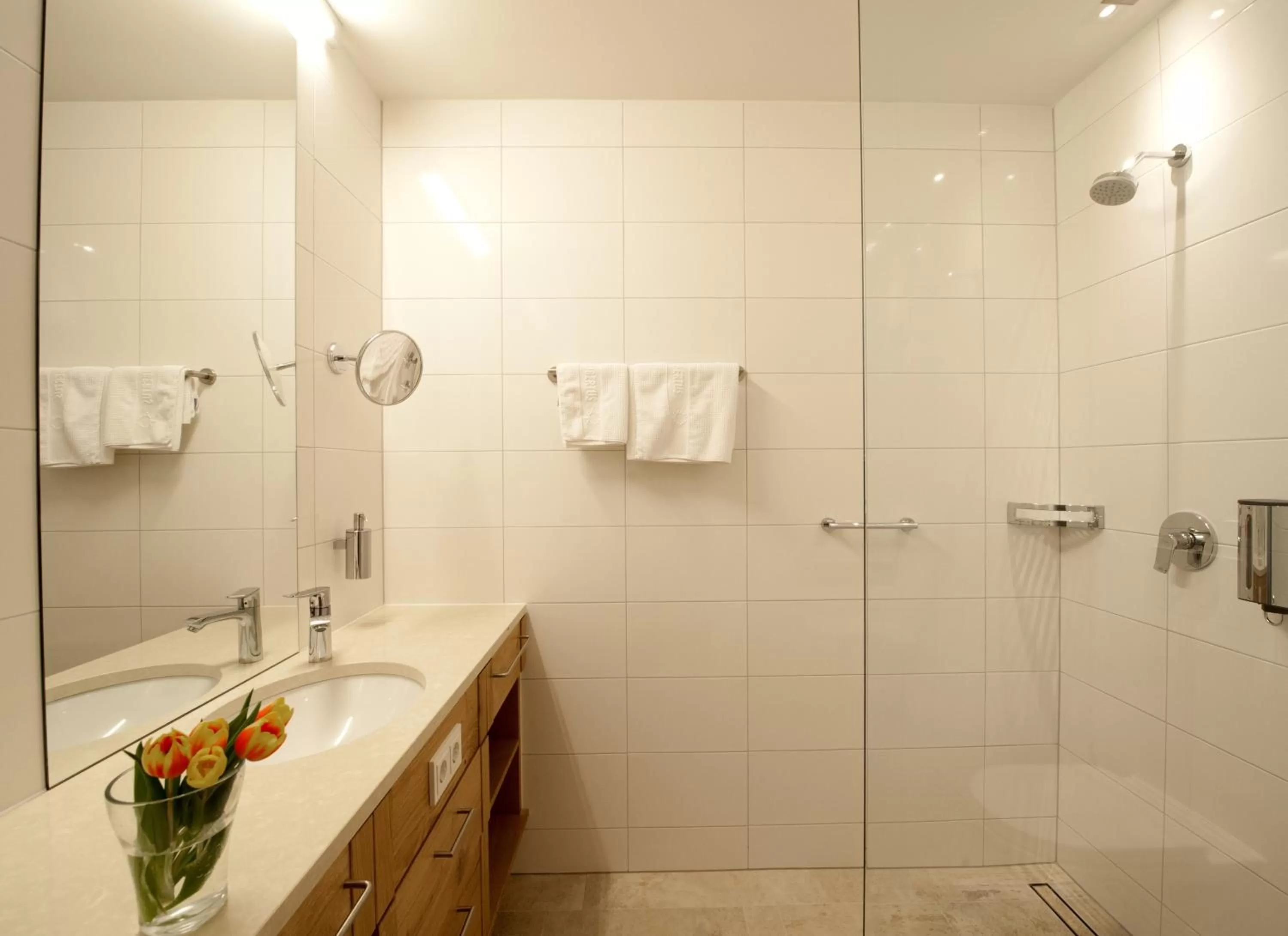 Bathroom in Hotel St Hubertus