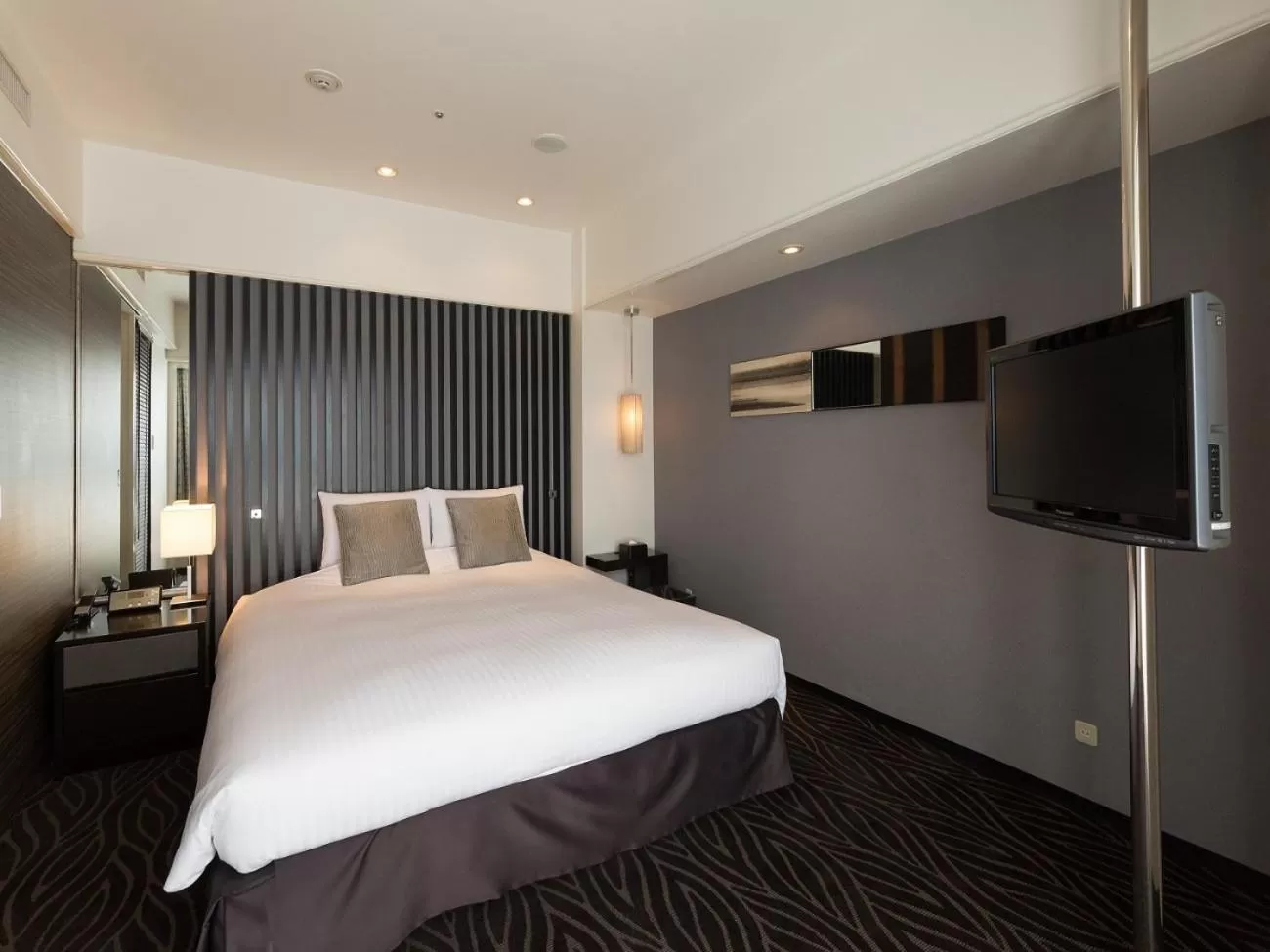 Bed in Kyoto Brighton Hotel