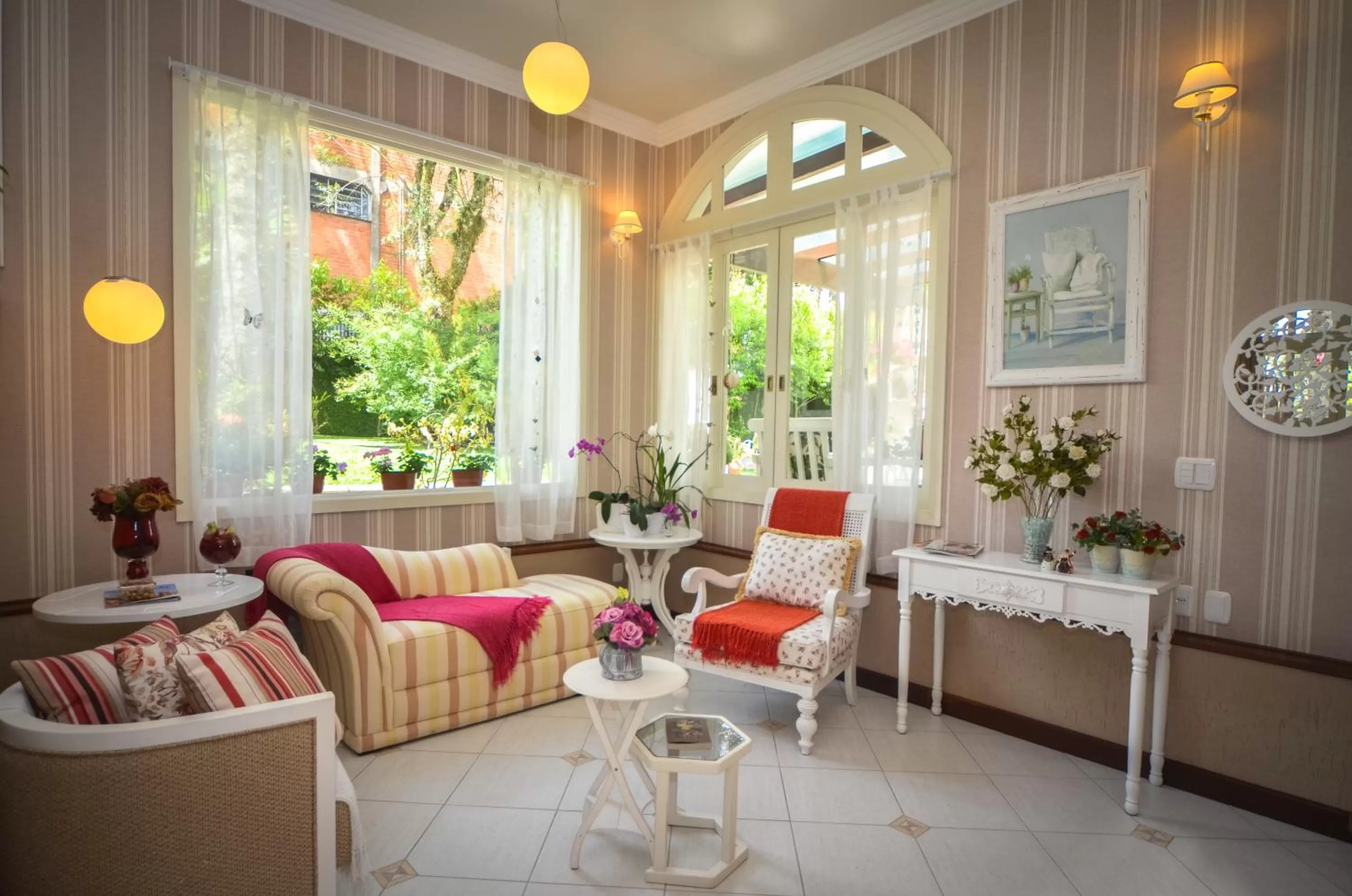 Communal lounge/ TV room in Doce Canela - Pousada de Charme