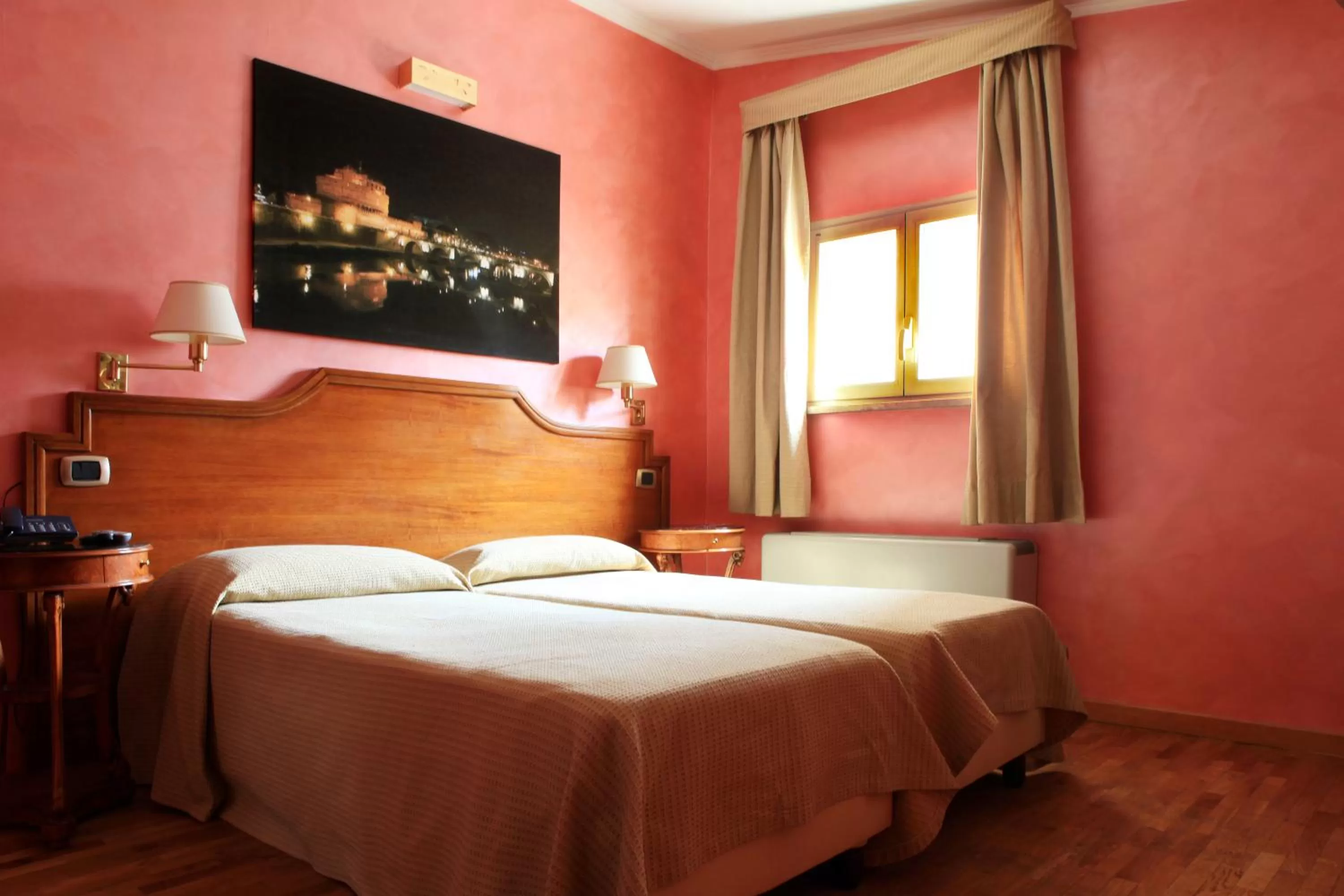 Photo of the whole room, Bed in Hotel Kent