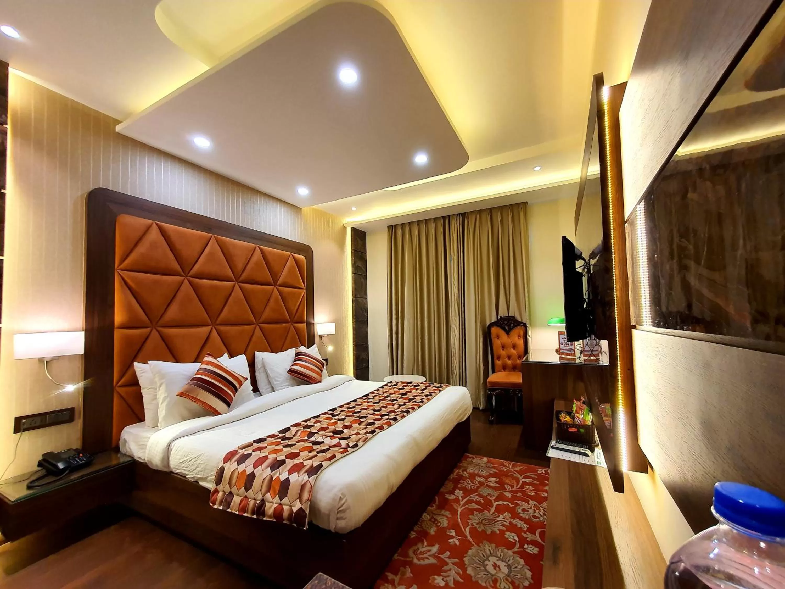 Bed in Hotel Makhan Residency