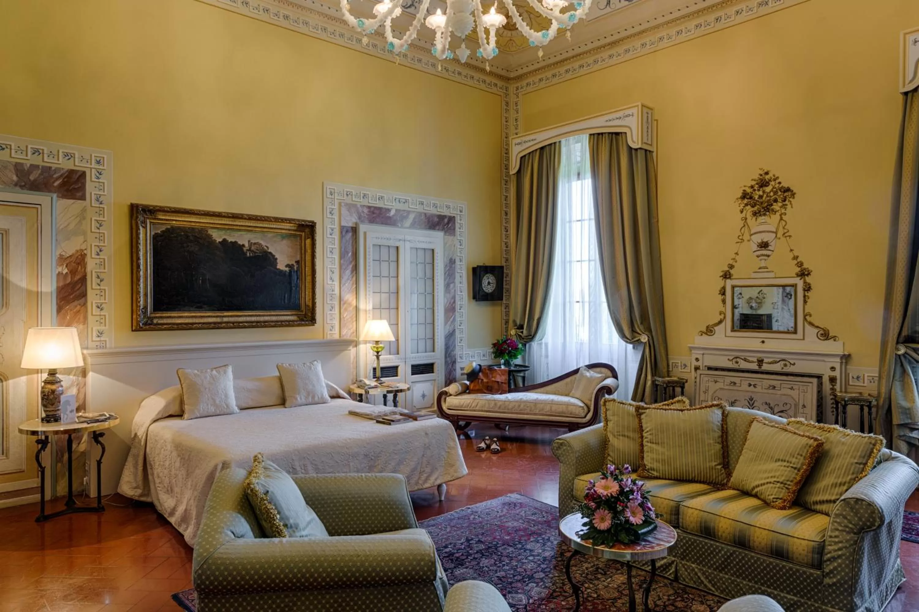 Photo of the whole room, Bed in Villa Olmi Firenze