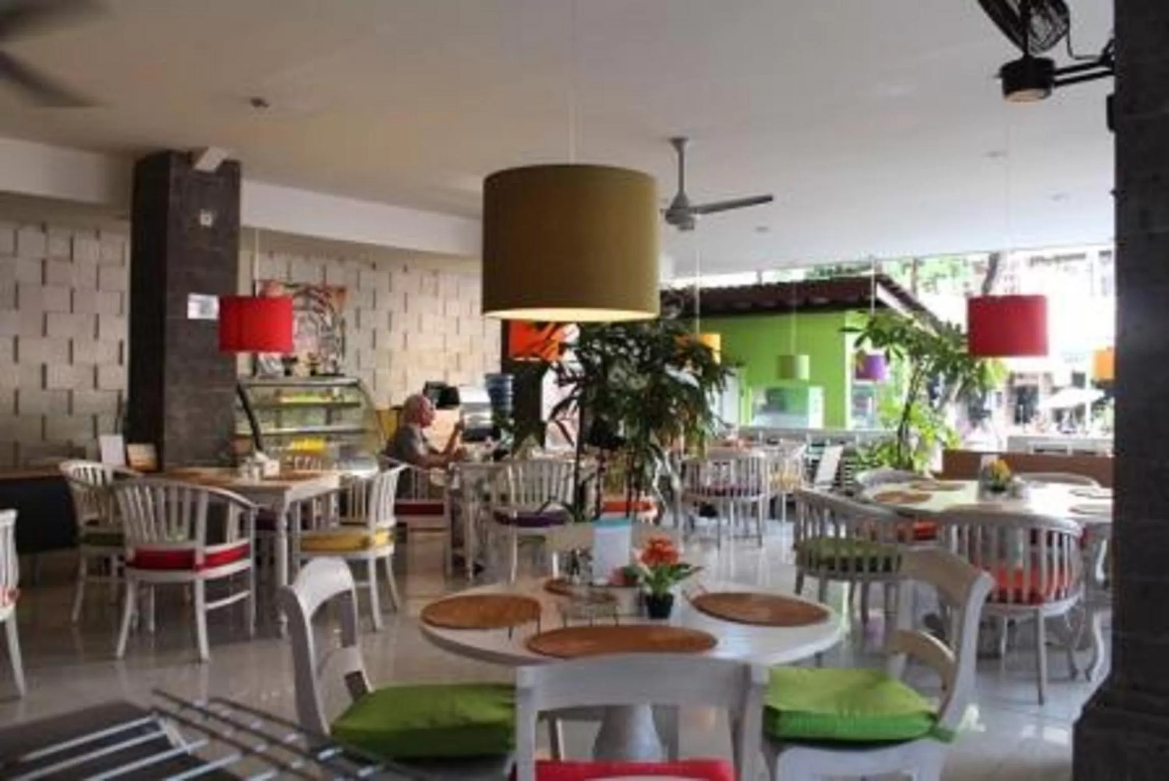 Restaurant/places to eat in Hotel Karthi Kuta