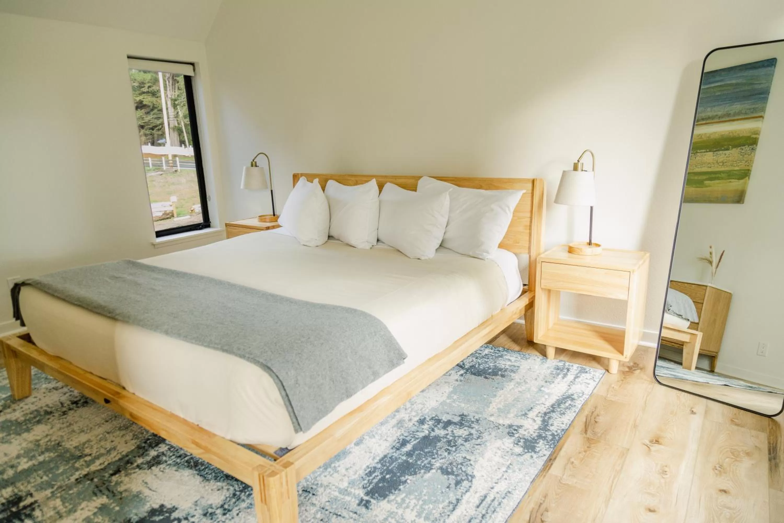 Bed in SCP Mendocino Inn and Farm