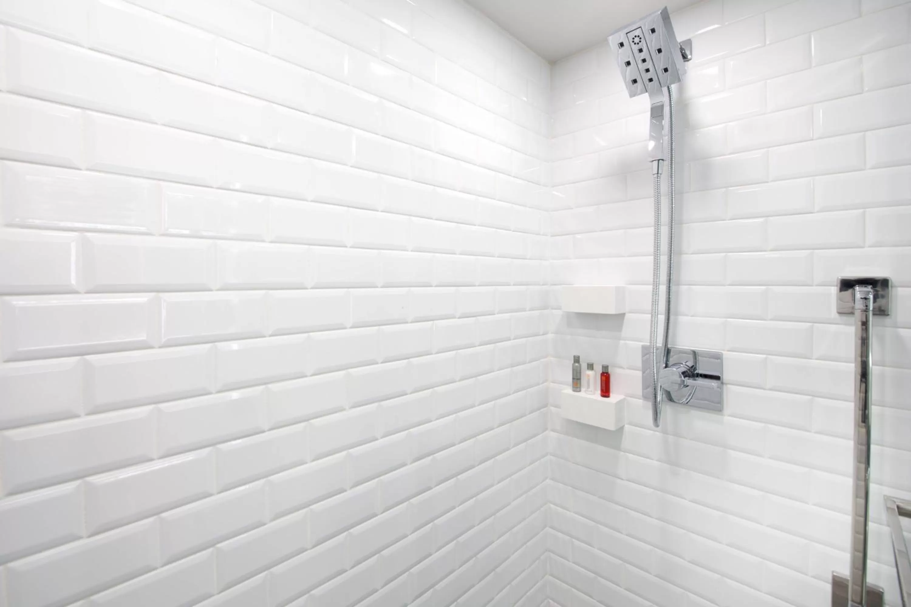 Bathroom in Seattle Airport Marriott