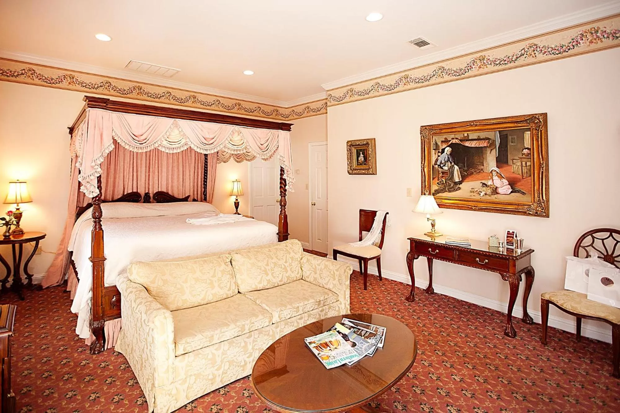 Bed in Monmouth Historic Inn