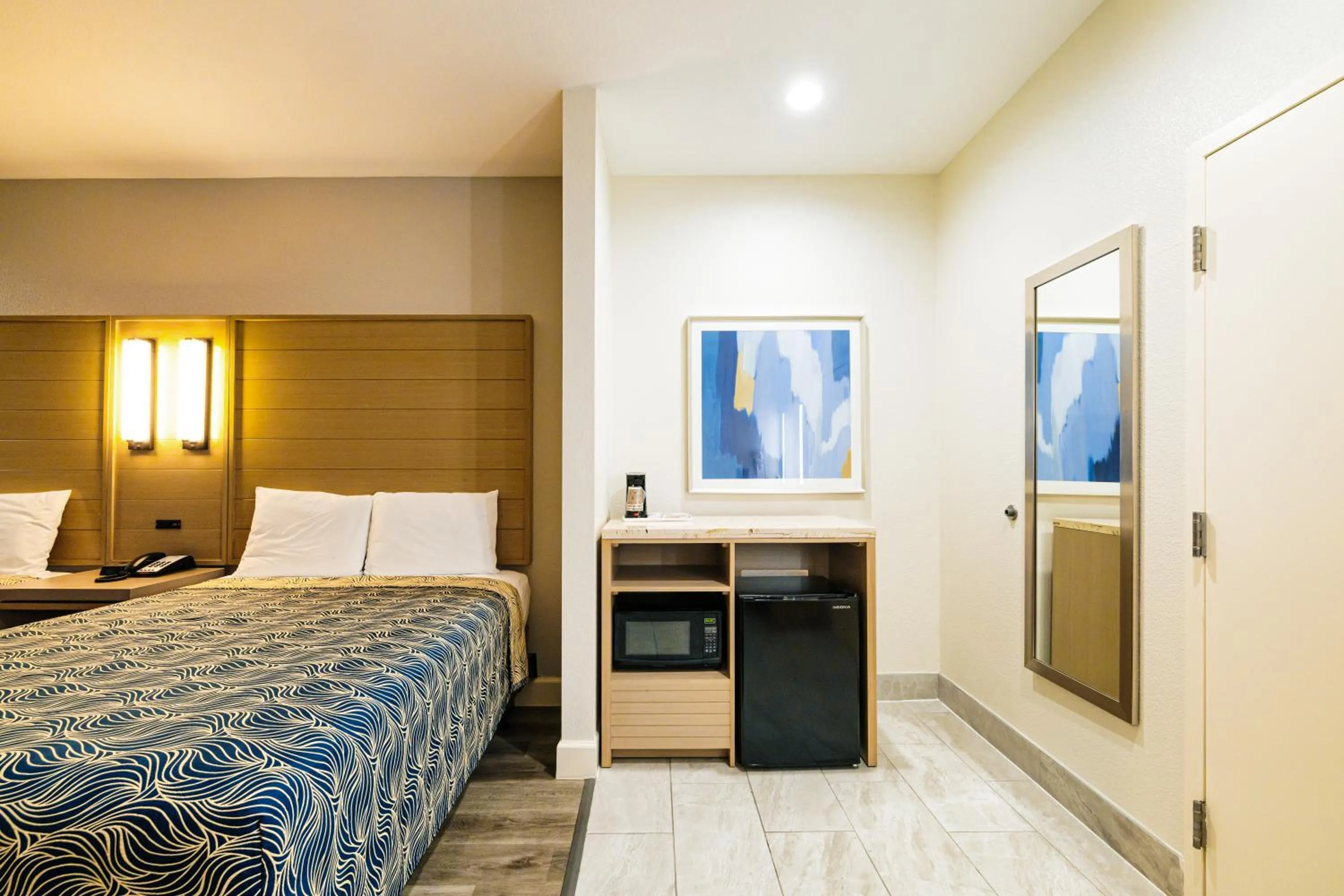 Bed in Palace Inn Blue-IAH East