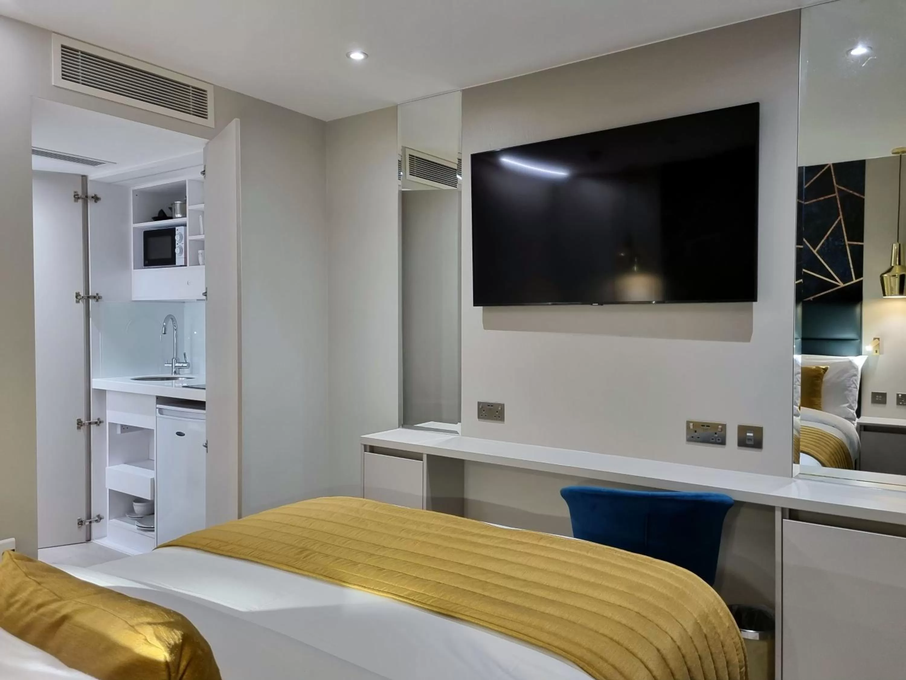 Bedroom, Bed in NOX Edgware Road