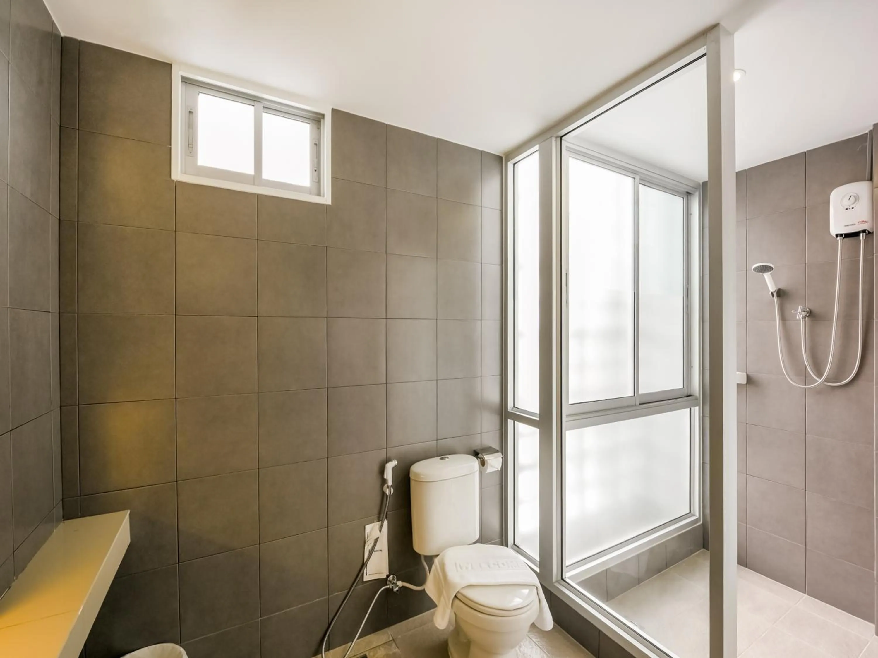 Kitzio House Hotel Huai Kwang