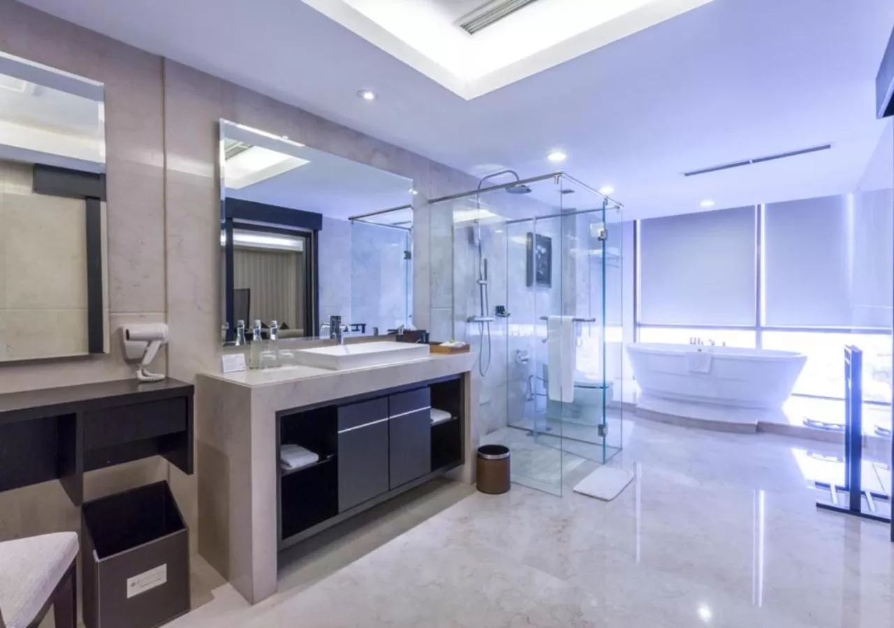 Bathroom in Wyndham Surabaya
