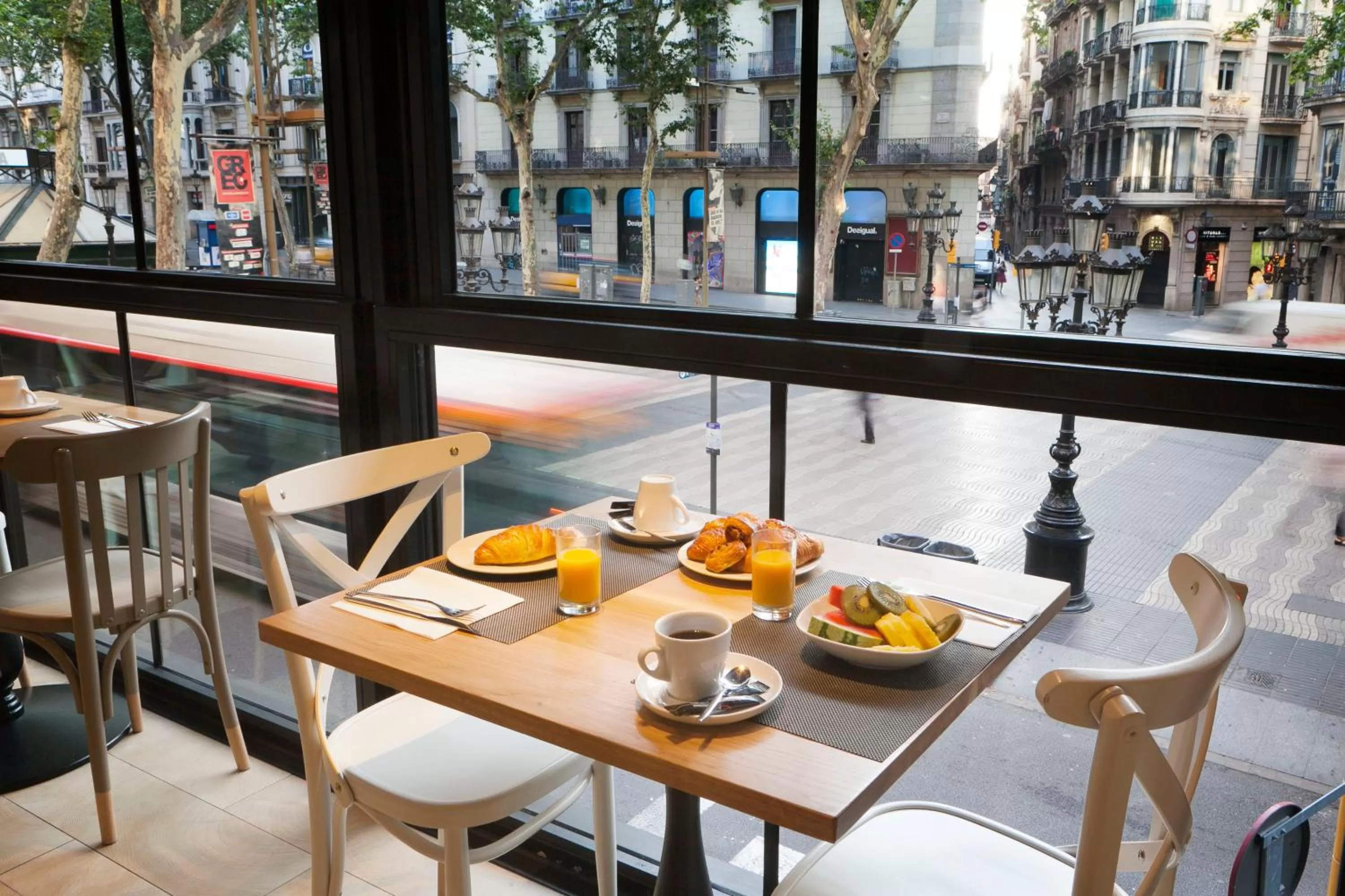 Restaurant/places to eat in Royal Ramblas