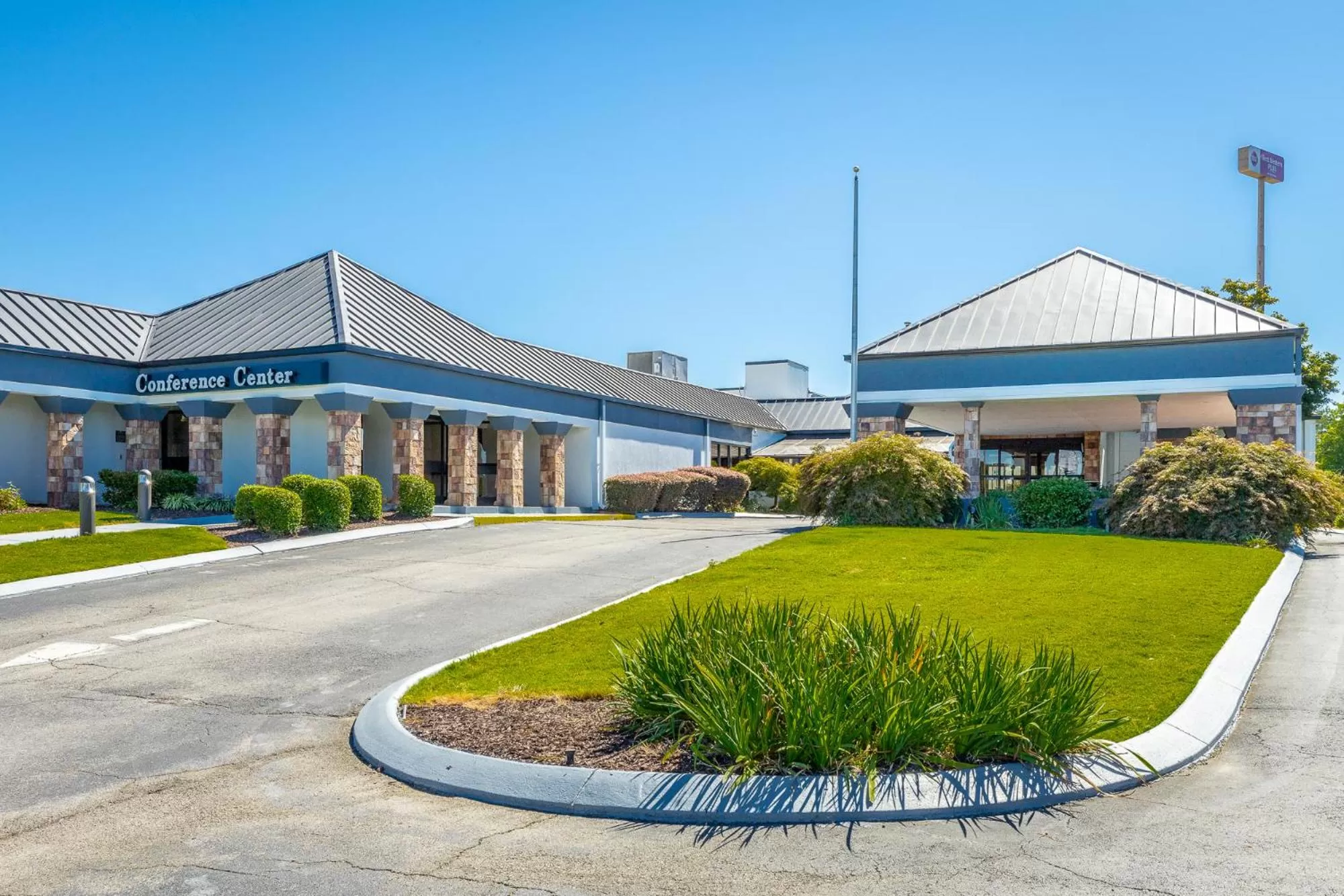 Property building in Comfort Inn & Suites Chattanooga-East Ridge