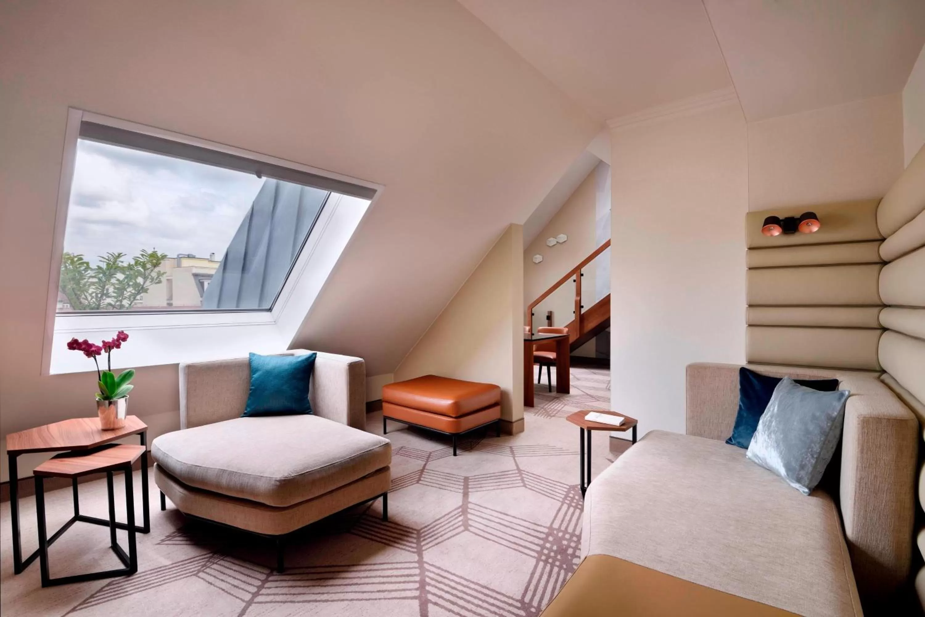 Living room in Prague Marriott Hotel