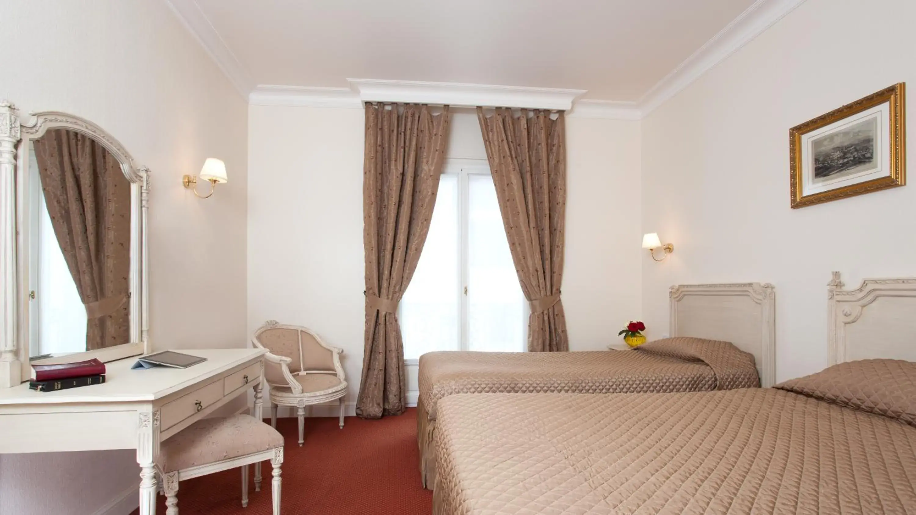 Superior Twin Room in Grand Hôtel Moderne Superior Twin Room in Grand Hôtel Moderne