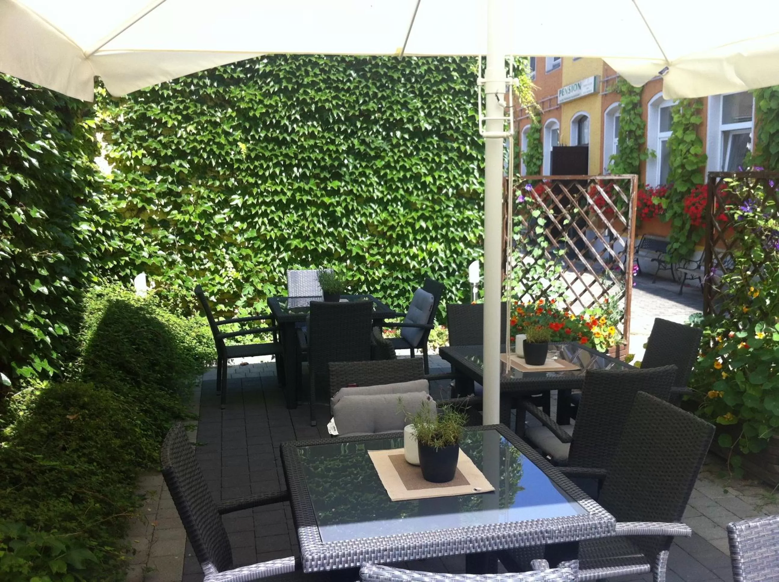 Patio in Pension an der Porzellan-Manufaktur