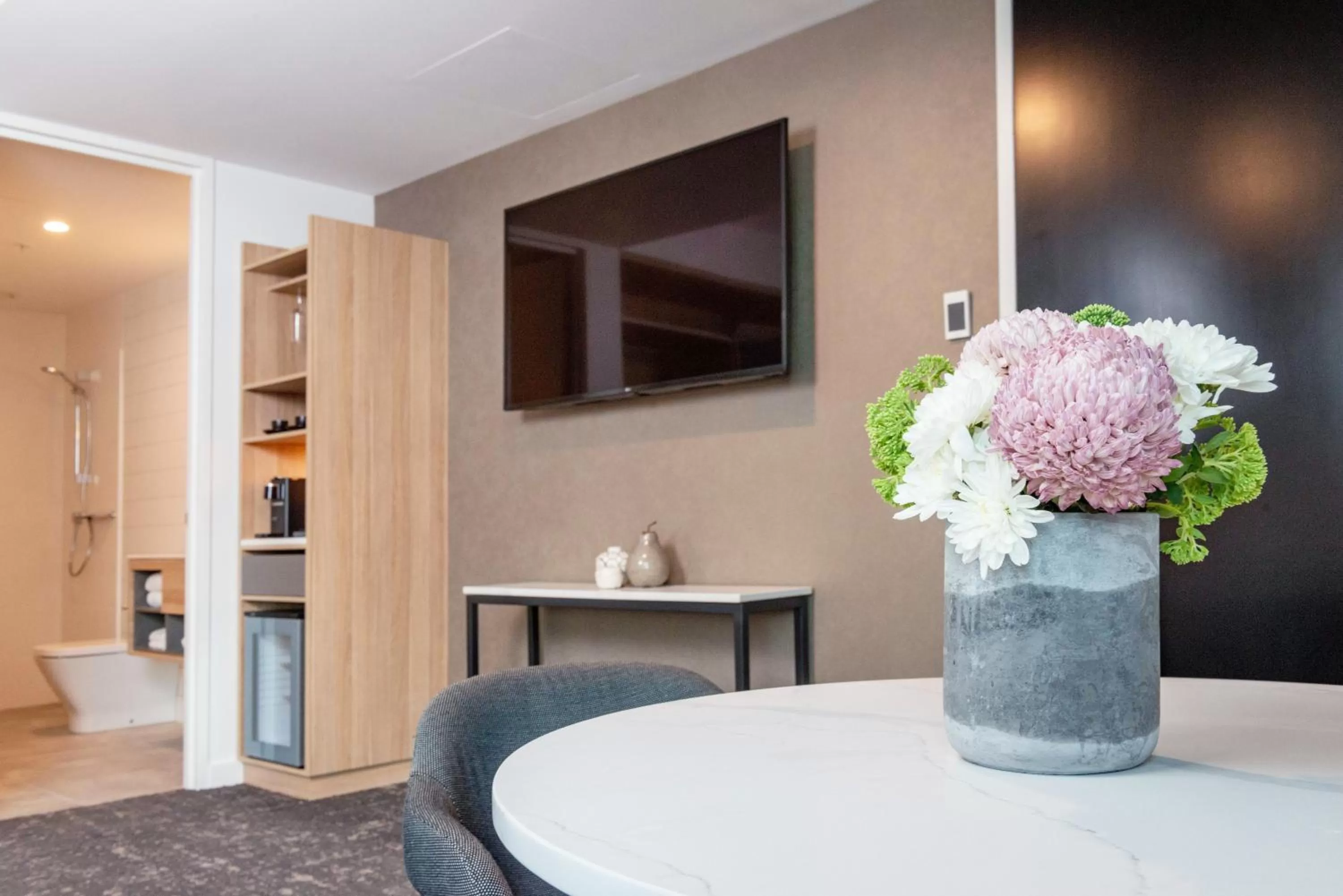 TV and multimedia in Crowne Plaza Adelaide by IHG