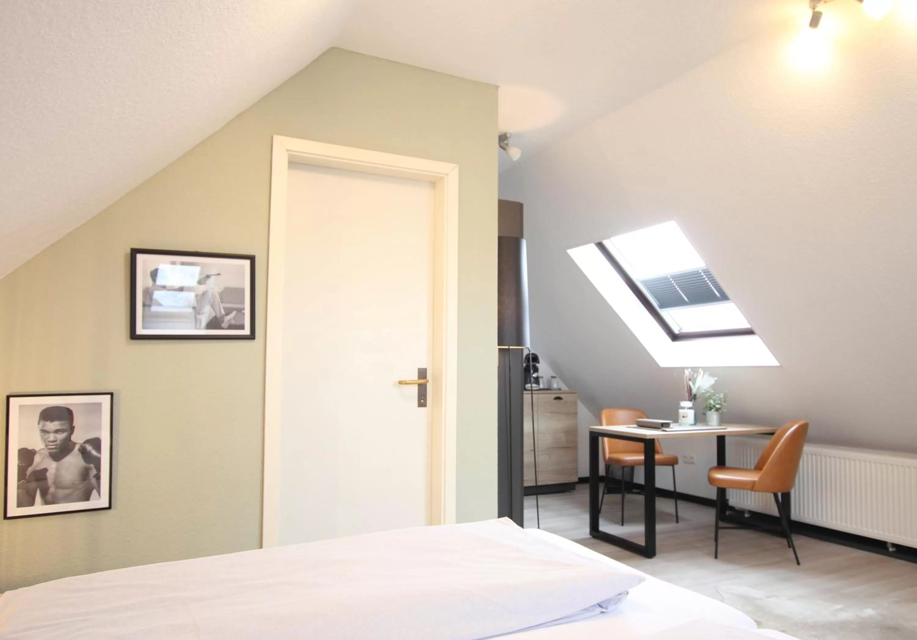 Seating area, Bed in zeitlos Hotel und Restaurant am Fuchsbach