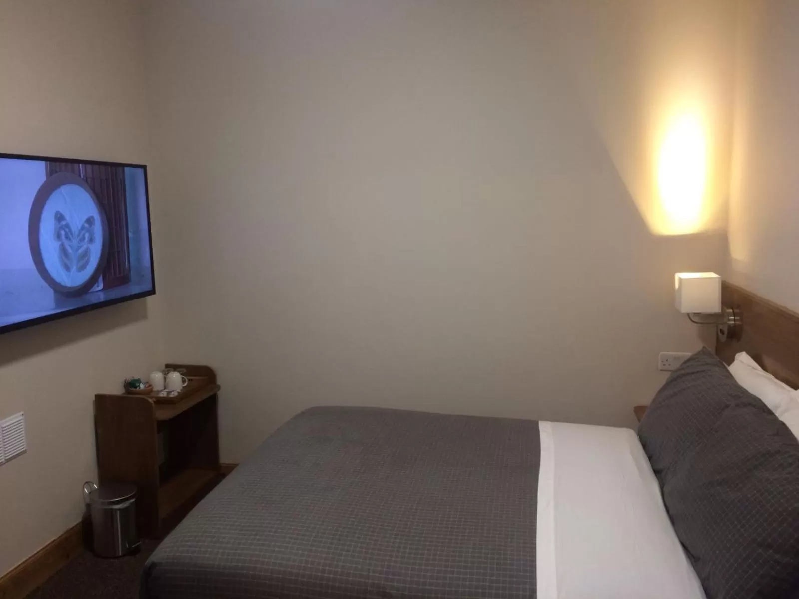 Bedroom, Bed in Crosshill House