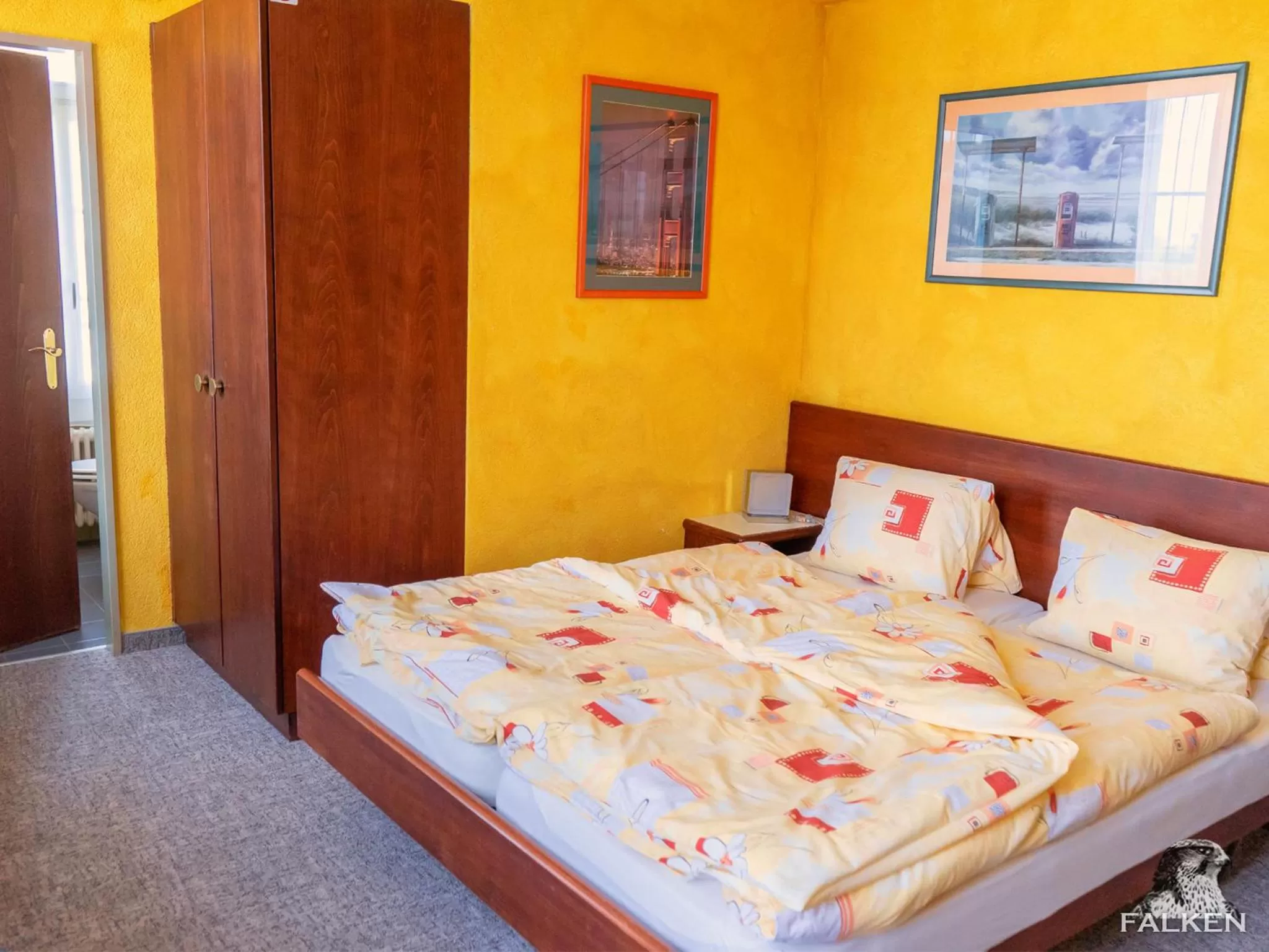 Photo of the whole room, Bed in Gasthof zum Falken