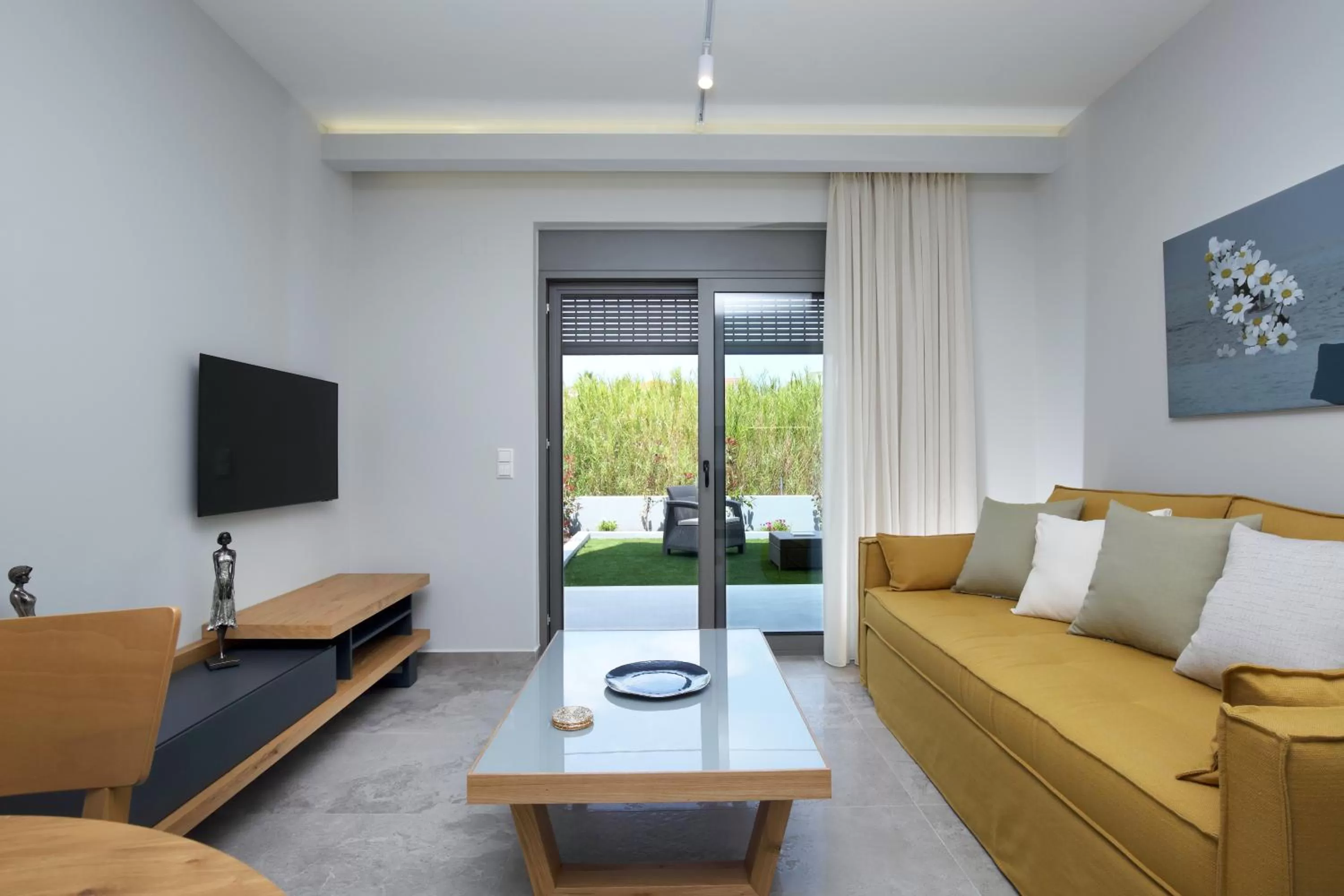 TV and multimedia in Carabella Residence