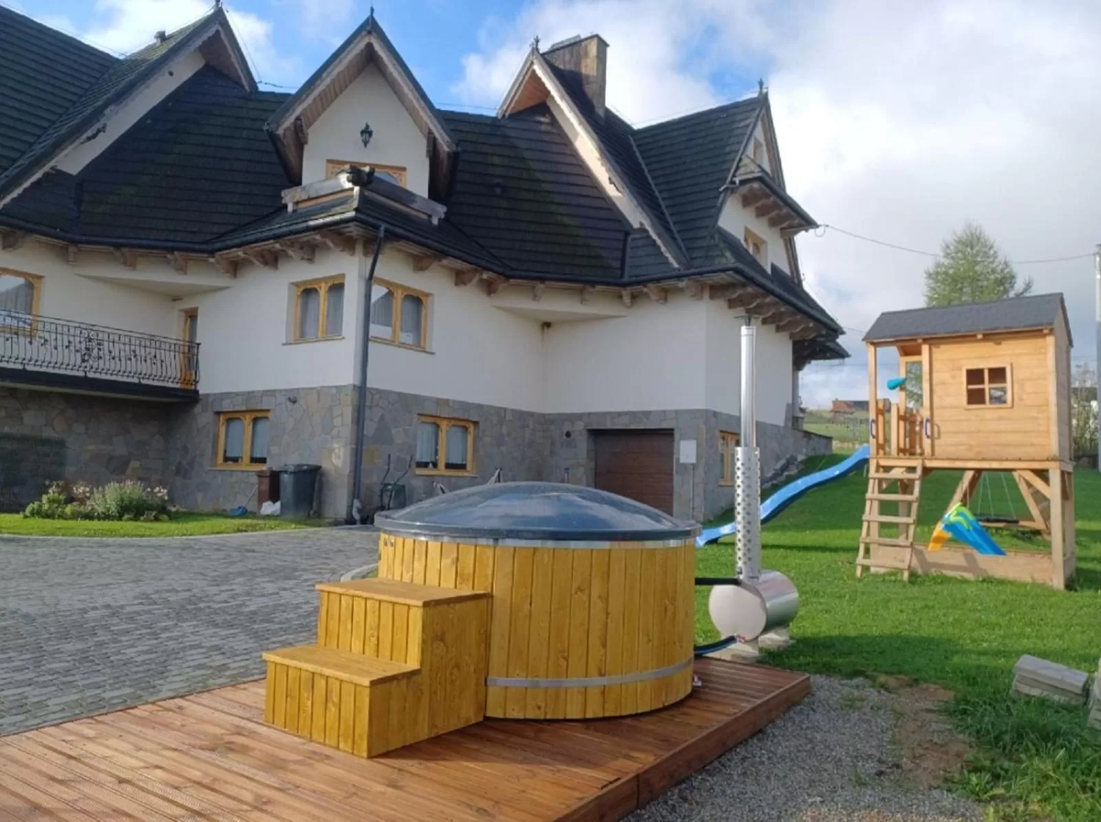 Hot Tub in Podhalanski Dworek z Jacuzzi