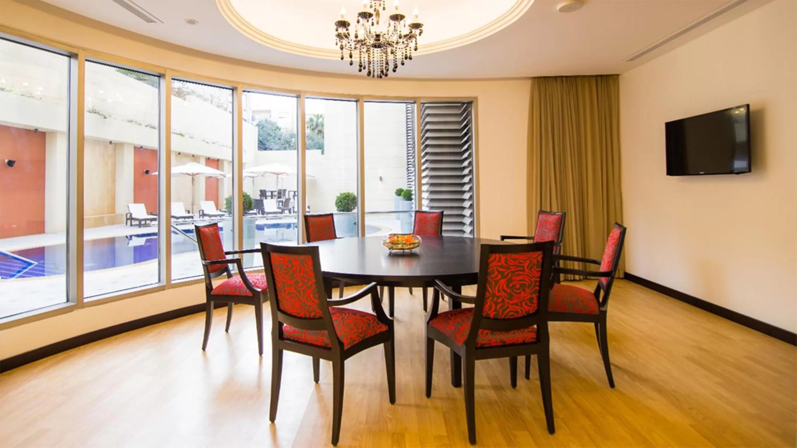 Business facilities in Corp Amman Hotel