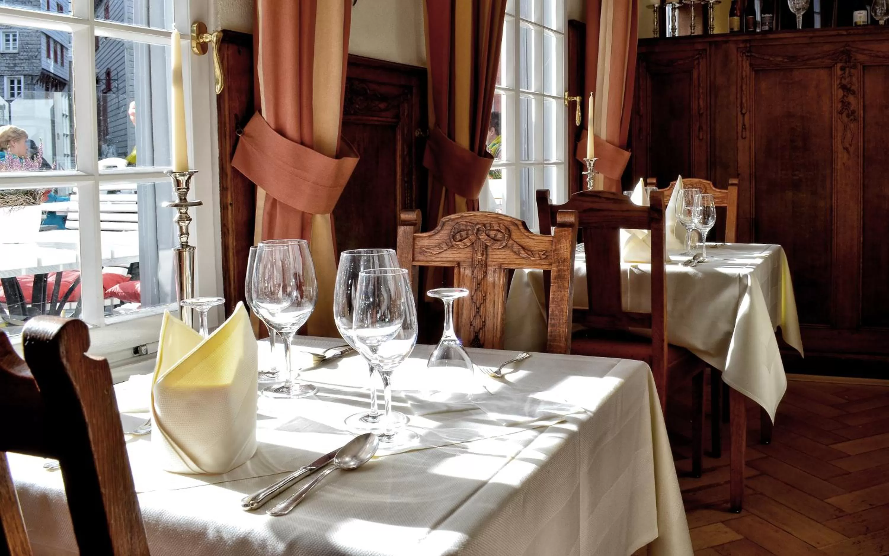 Restaurant/places to eat in Horchem Hotel-Restaurant-Café-Bar