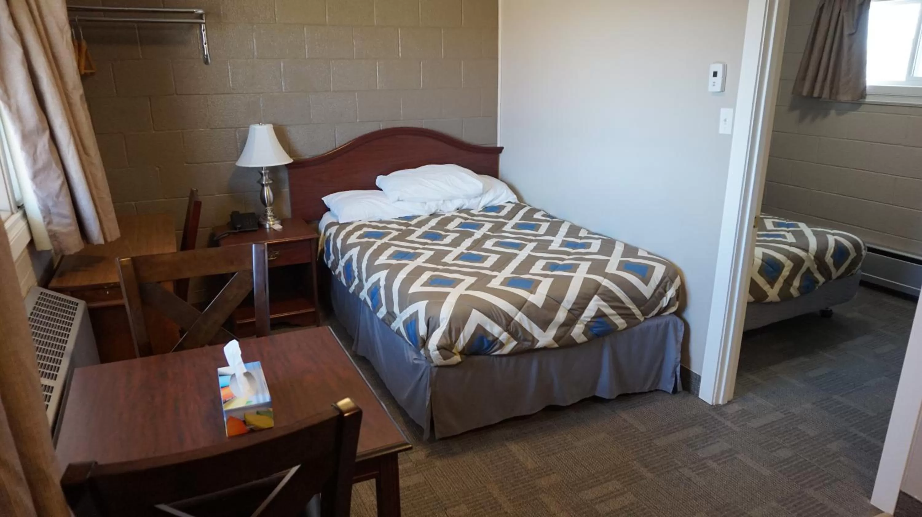 Bed in Caravel Motel