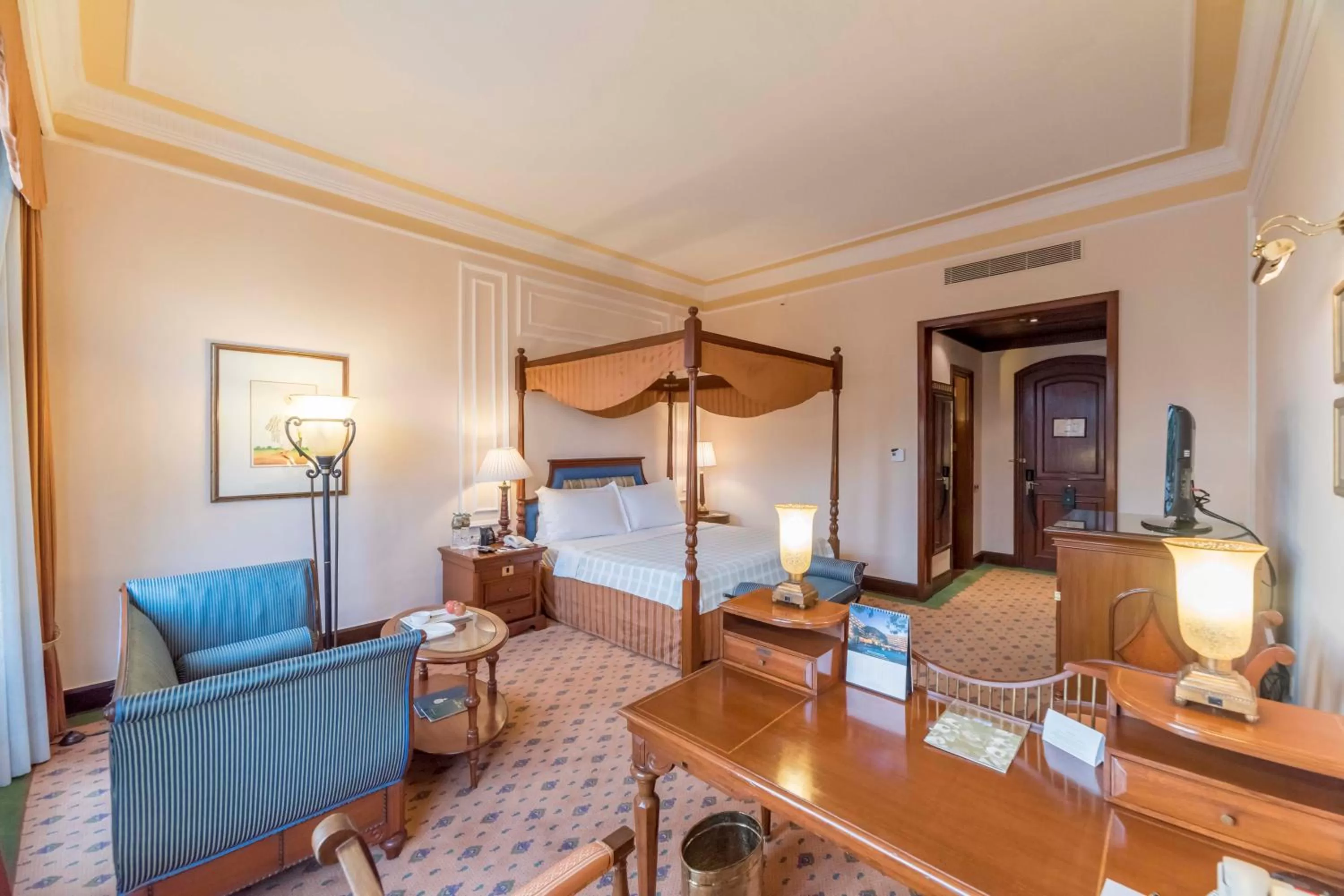 The Oberoi Grand Kolkata