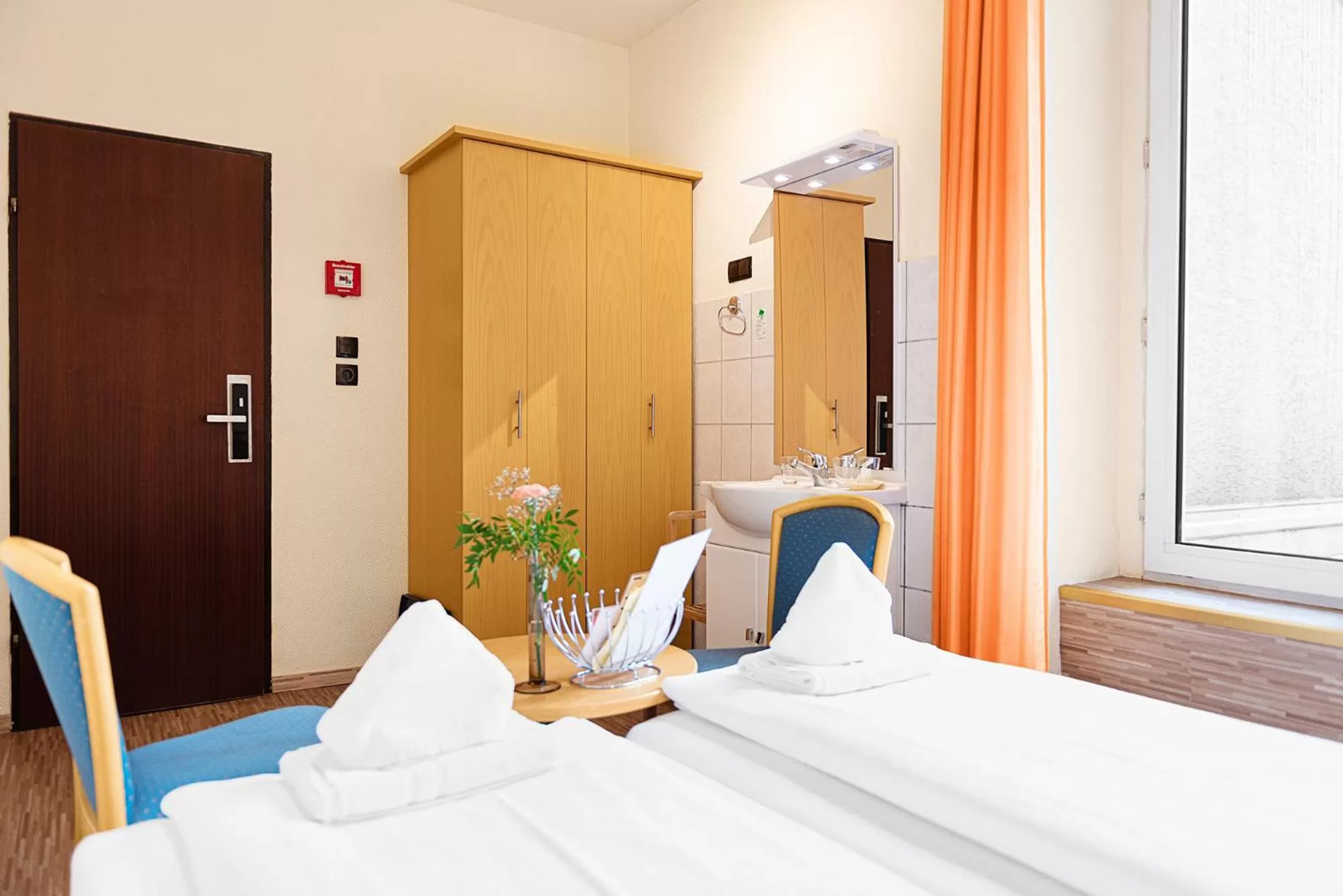 Photo of the whole room, Bed in Hotel-Pension Wild