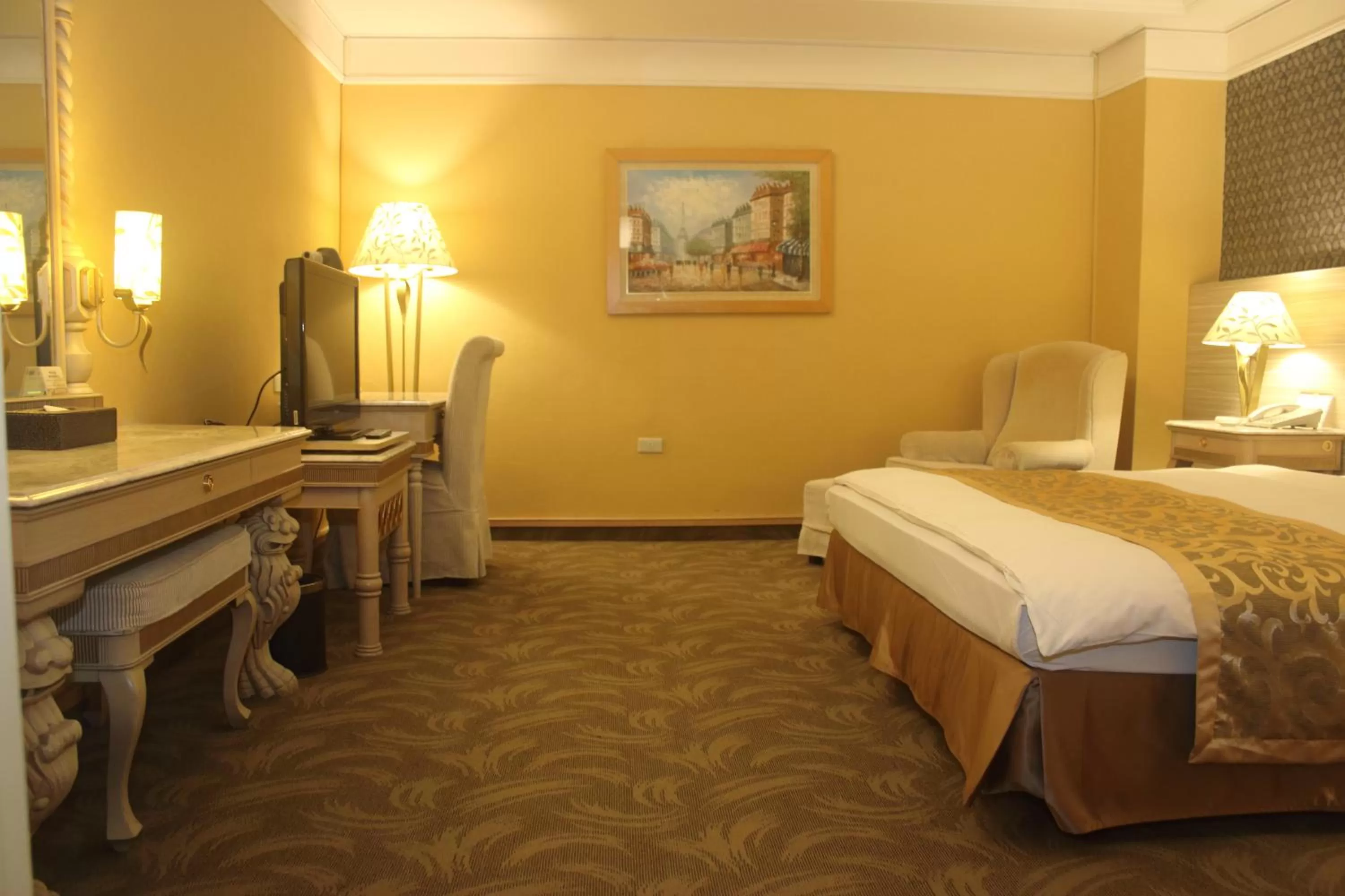 Photo of the whole room, Bed in F Hotel - Taichung