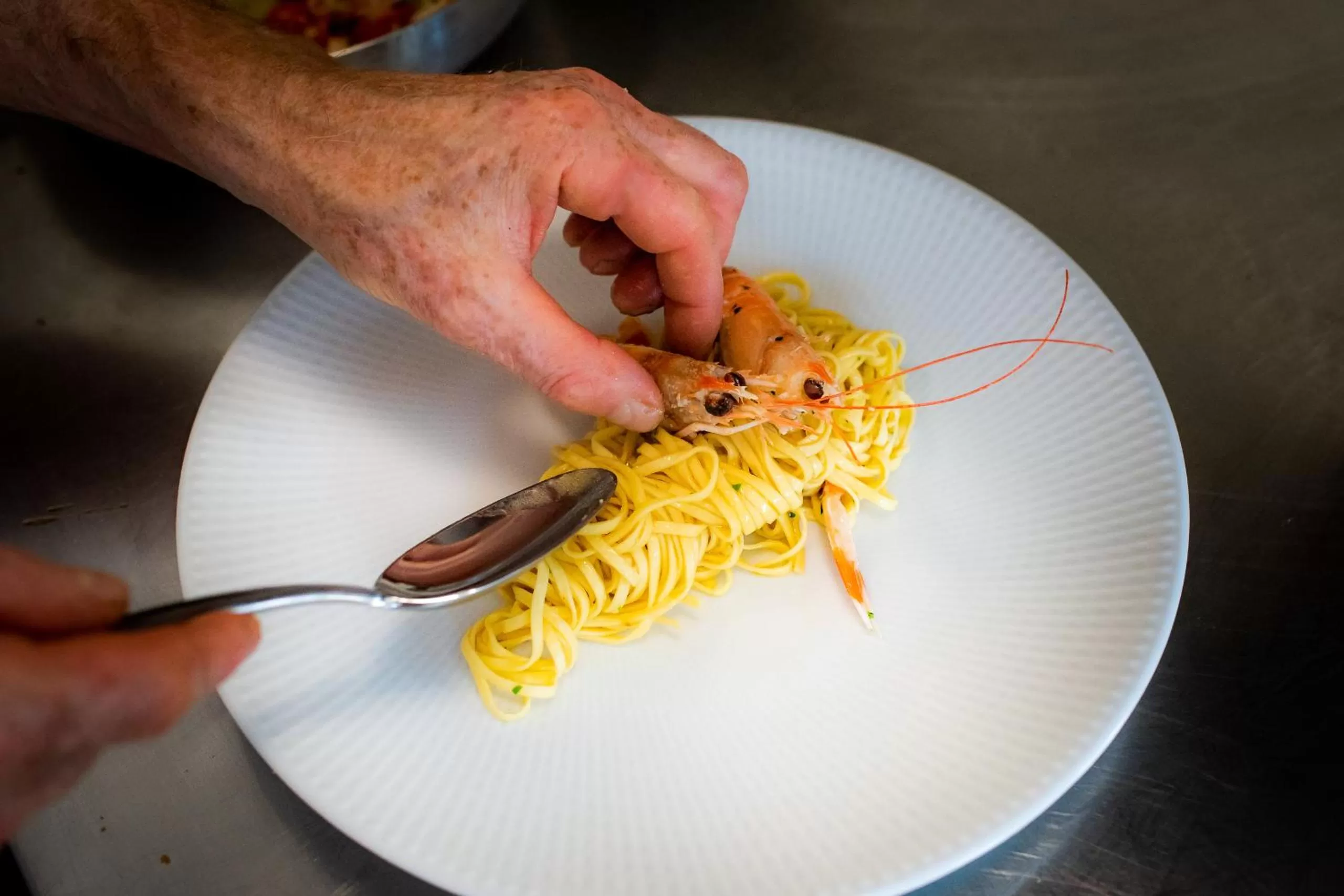 Restaurant/places to eat in M2 Hotel