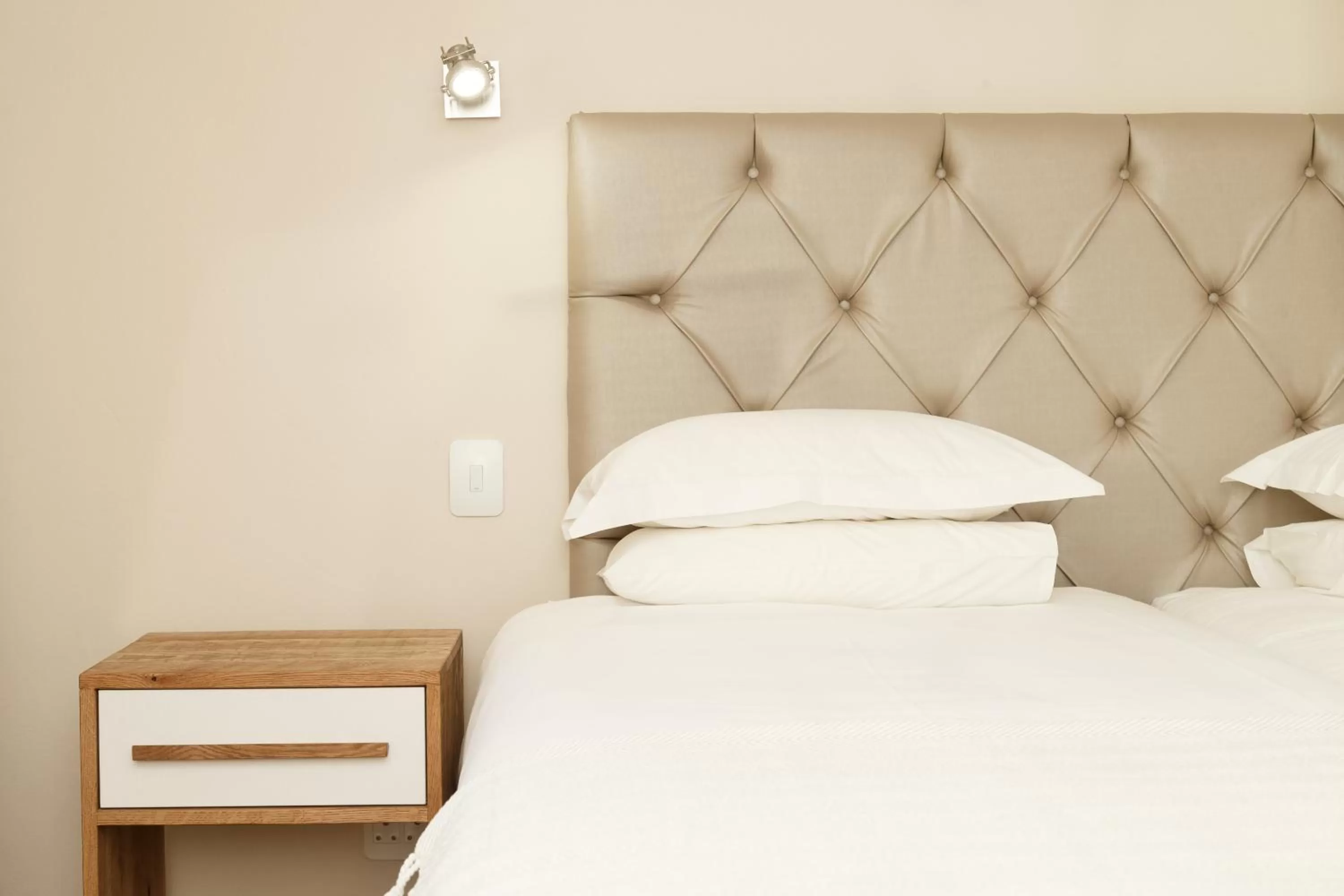 Bed in Loerie Guest Lodge