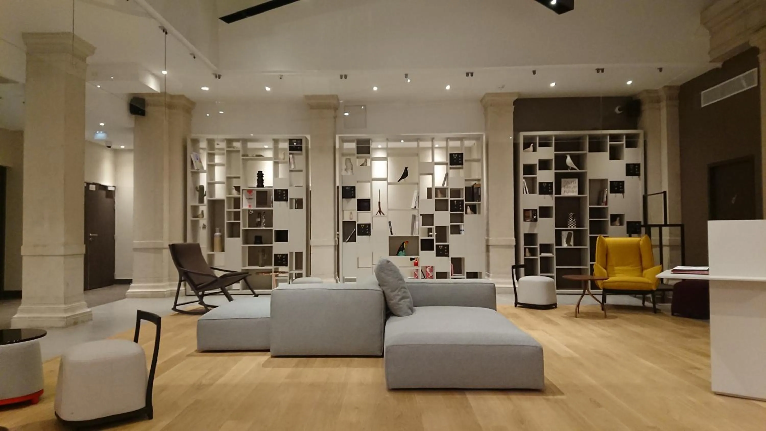 Lobby or reception in Maison Nô - Hôtel et Rooftop