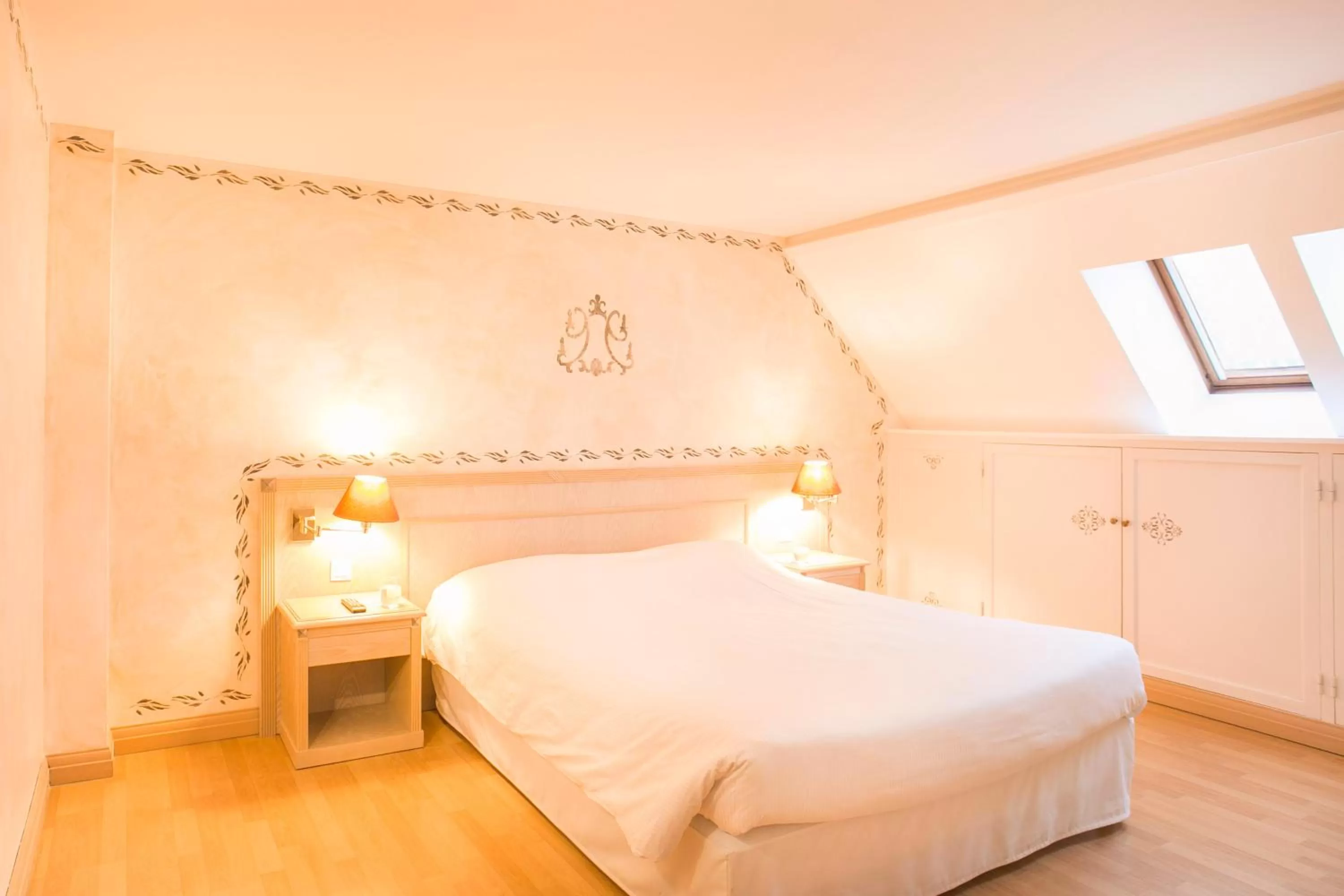 Bed in Hôtel Résidence Normandy Country Club by Popinns