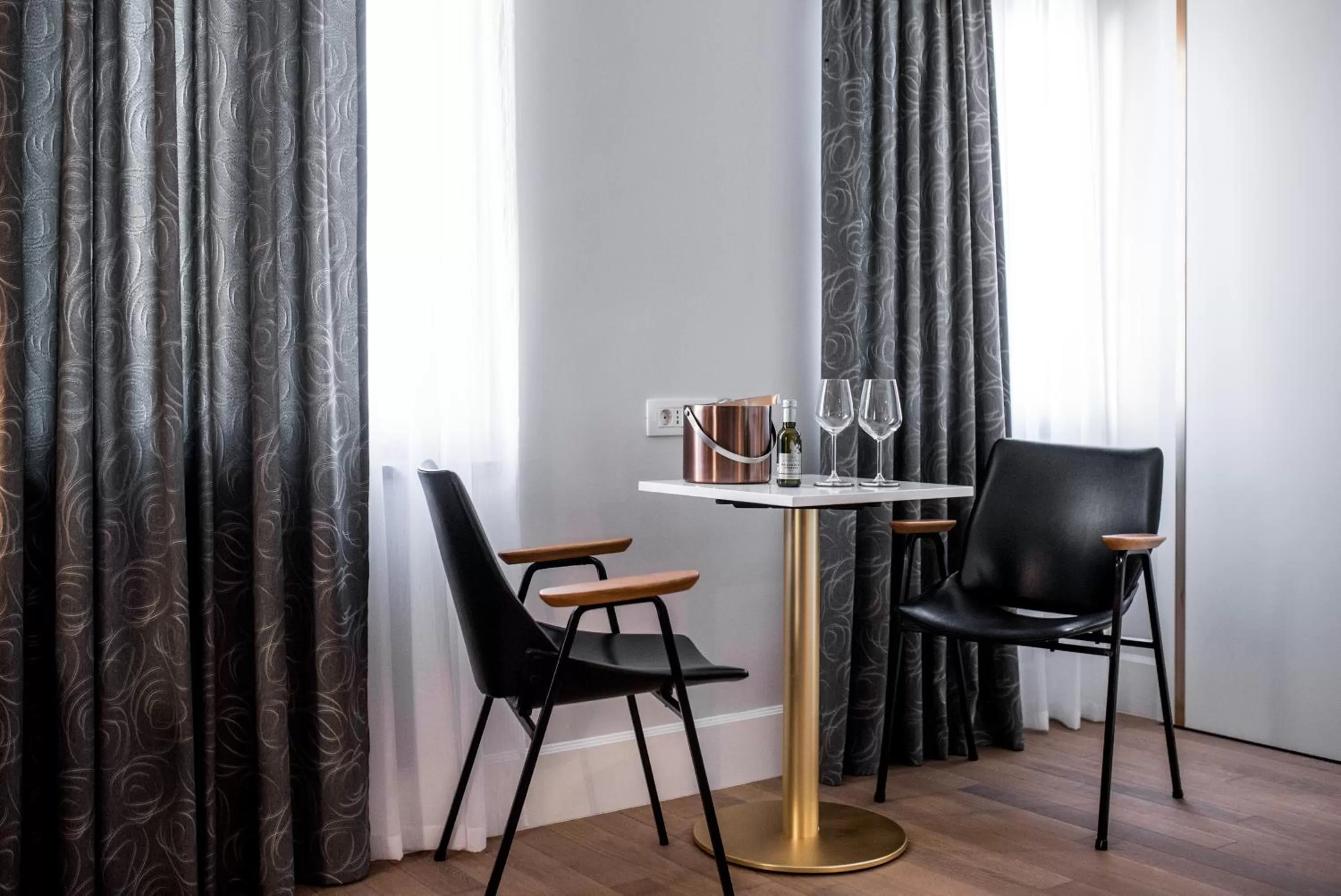 Seating area in La Loggia