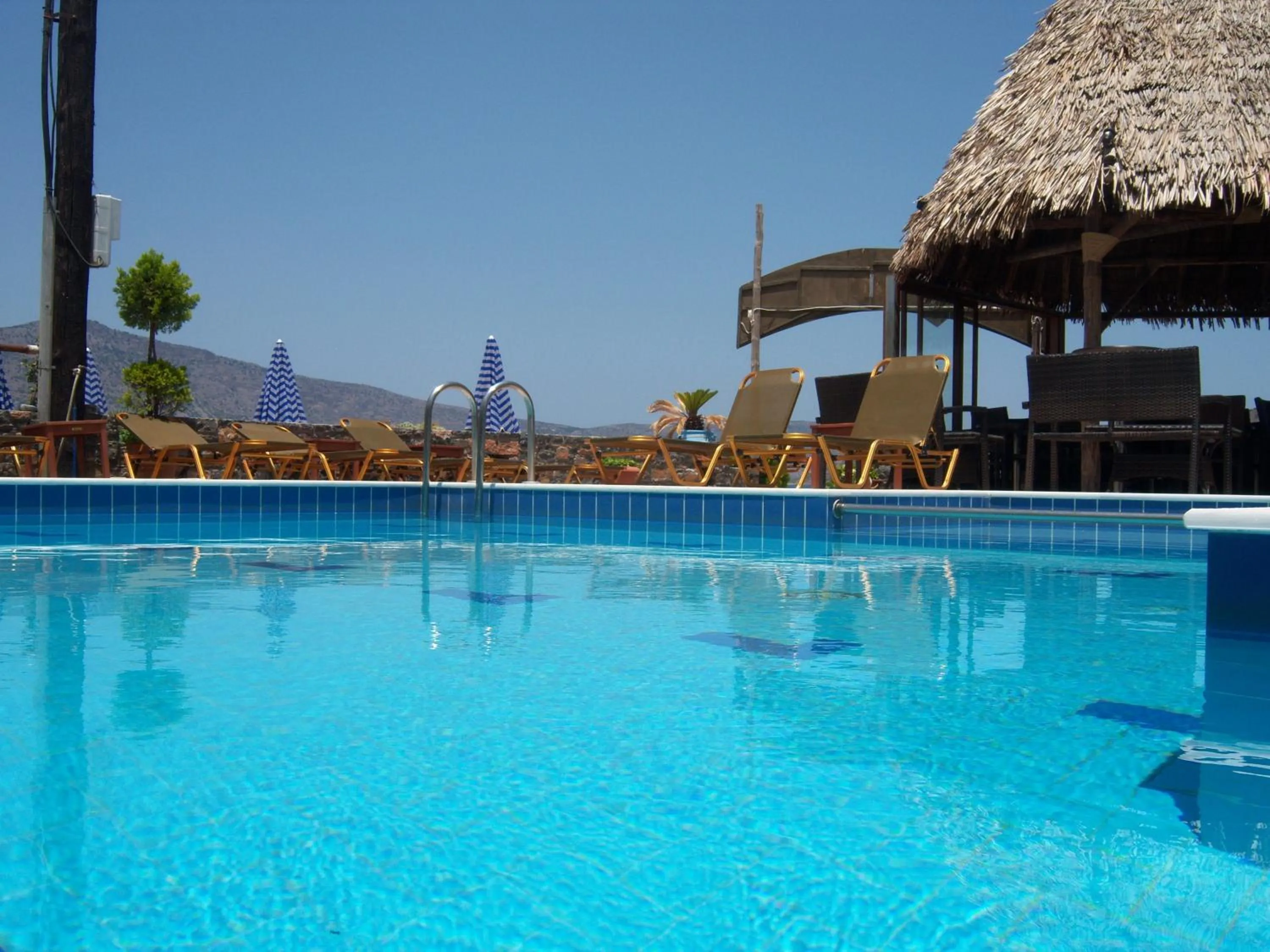 Swimming pool in Elounda Sunrise Apartments