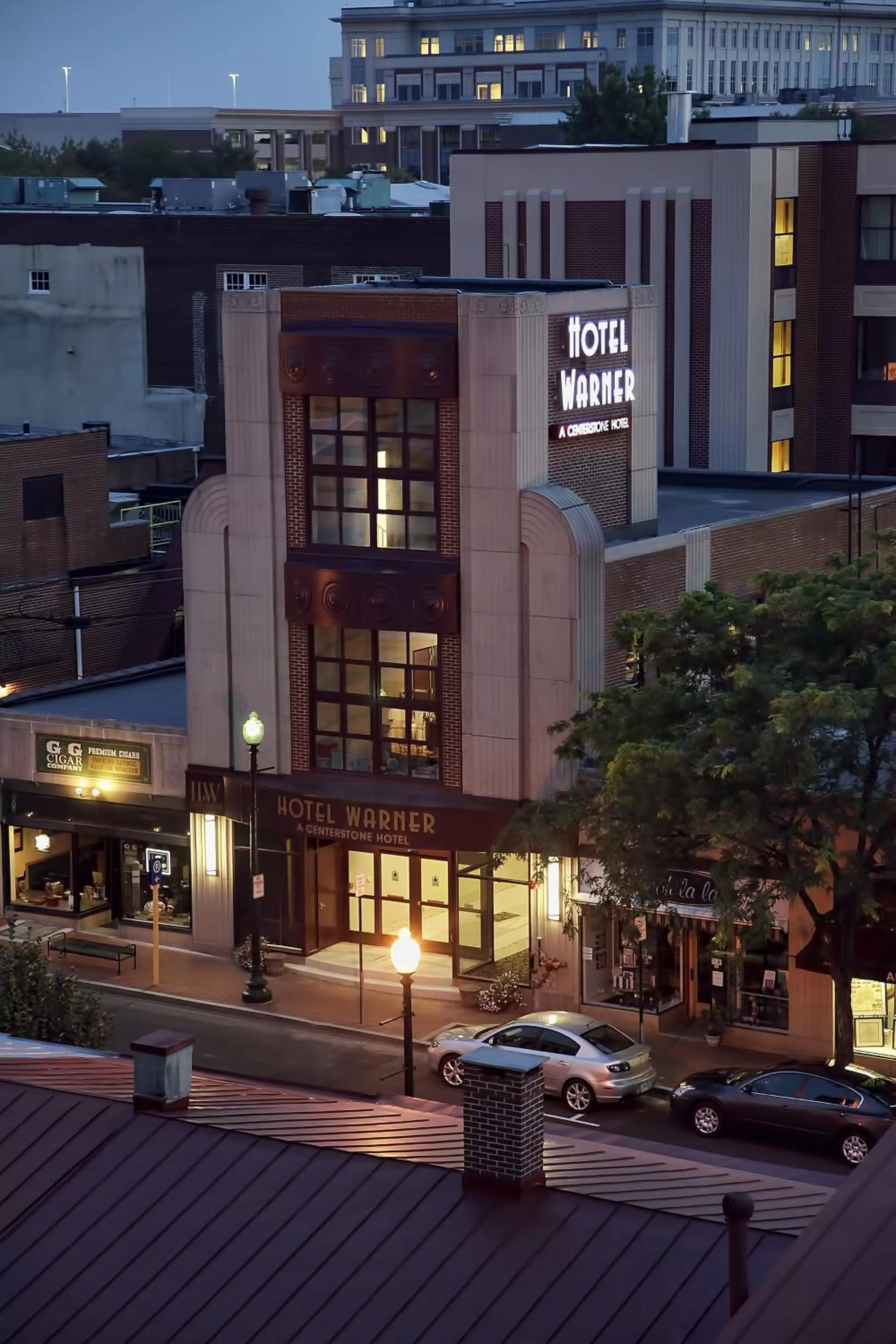 Facade/entrance in The Hotel Warner