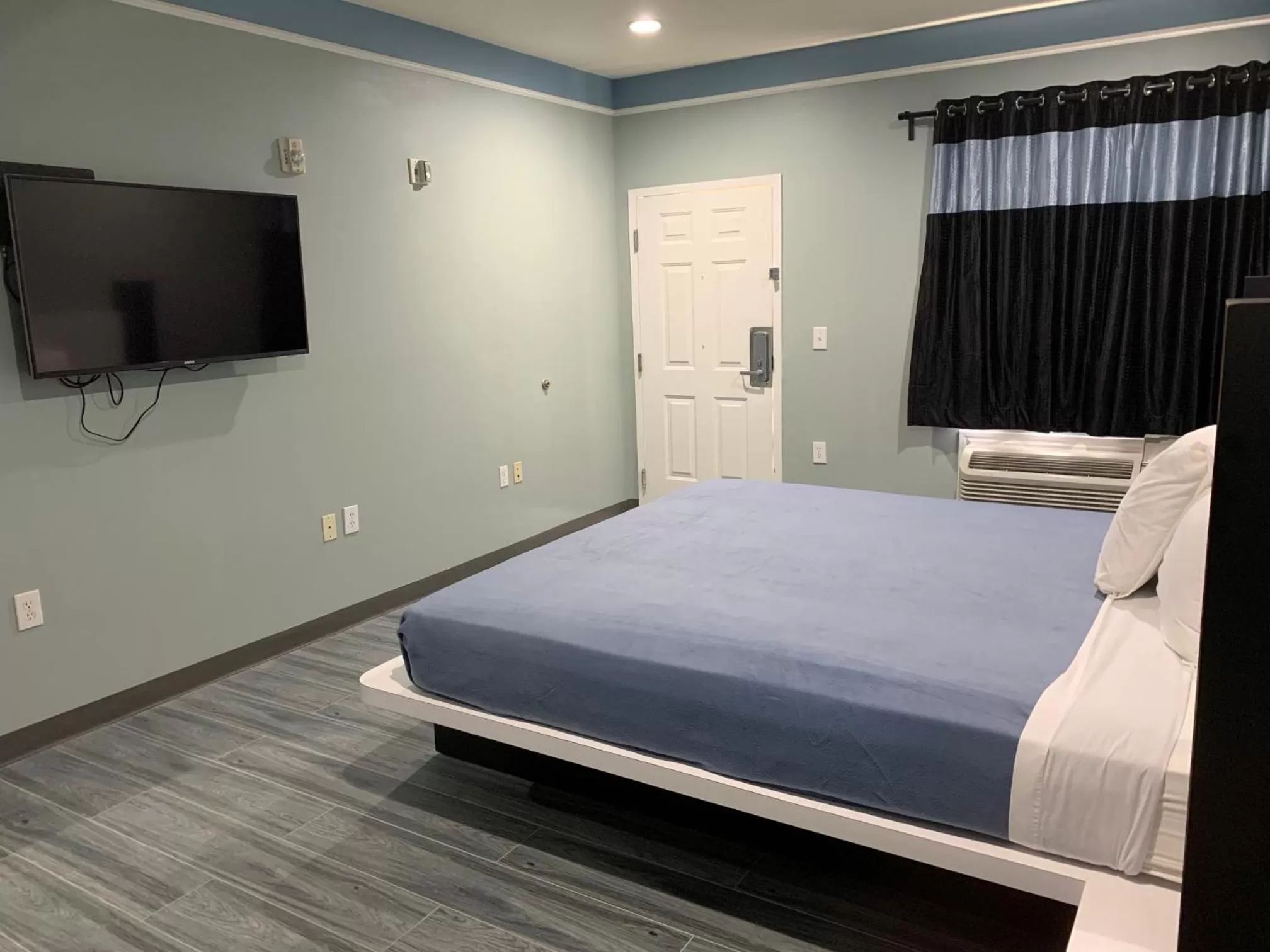 Bed in Crystal Suites