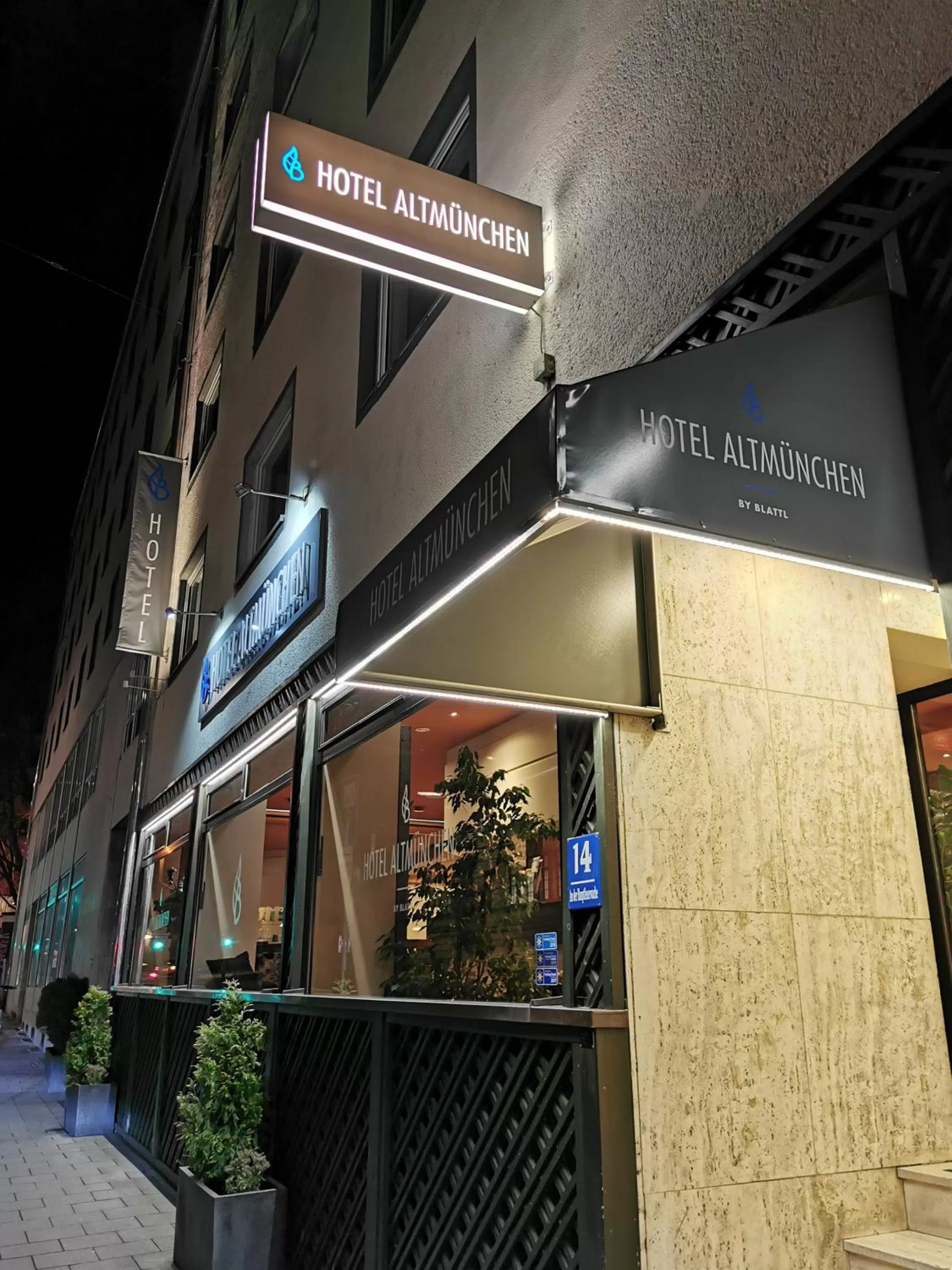 Property building in Hotel Altmünchen by Blattl