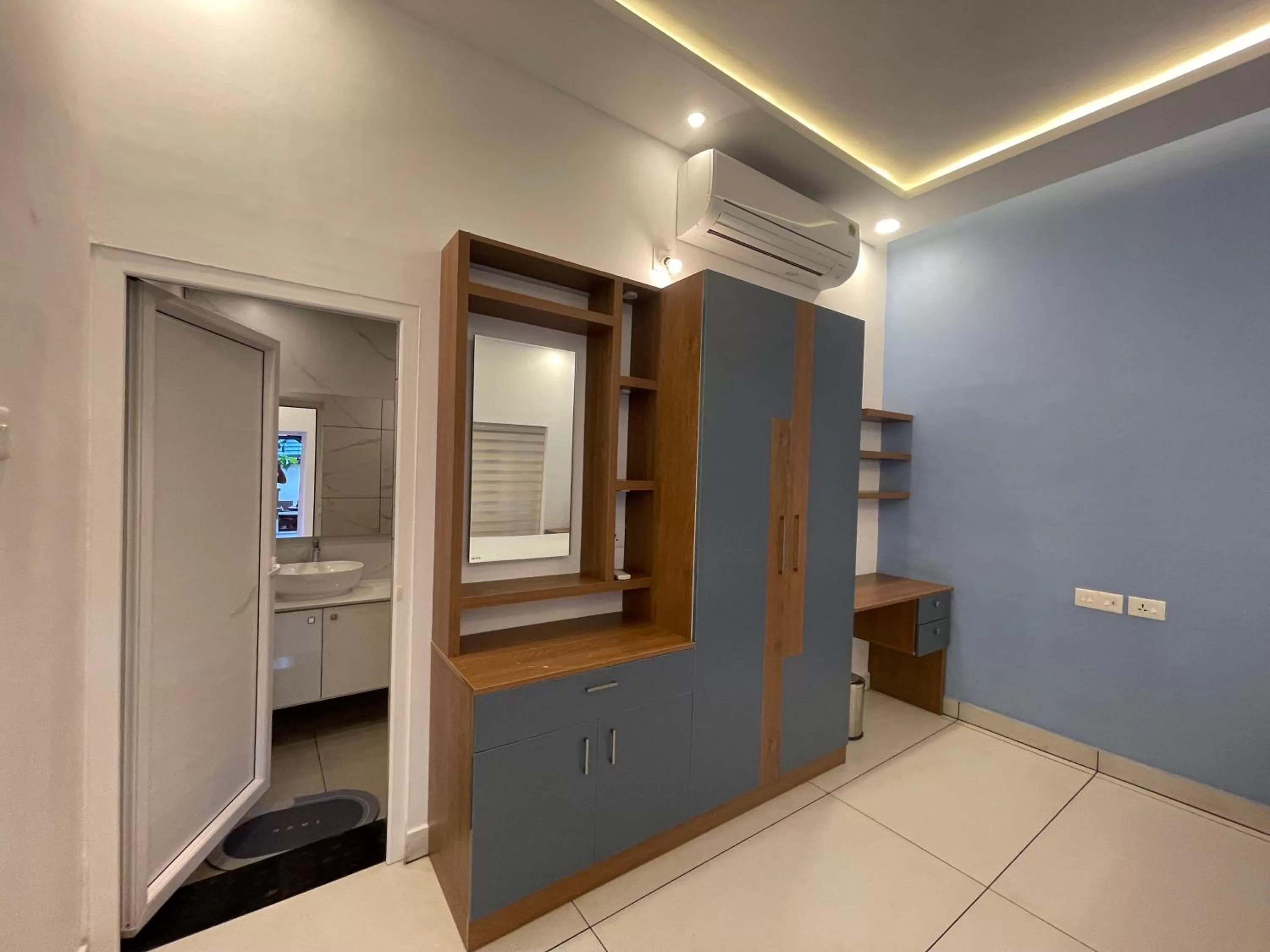 TV/Entertainment Center in Garden Bay Resort