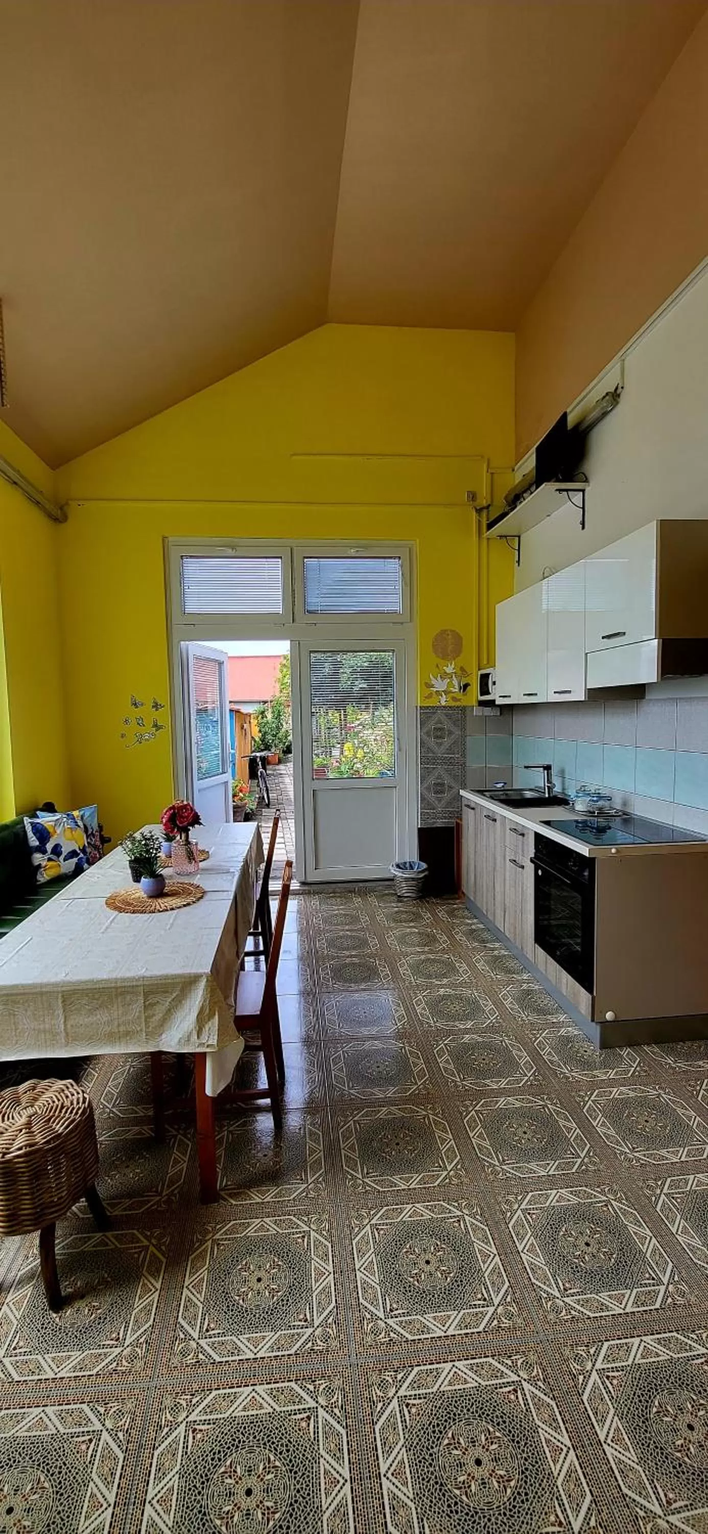 Kitchen or kitchenette in Hostel Sonce