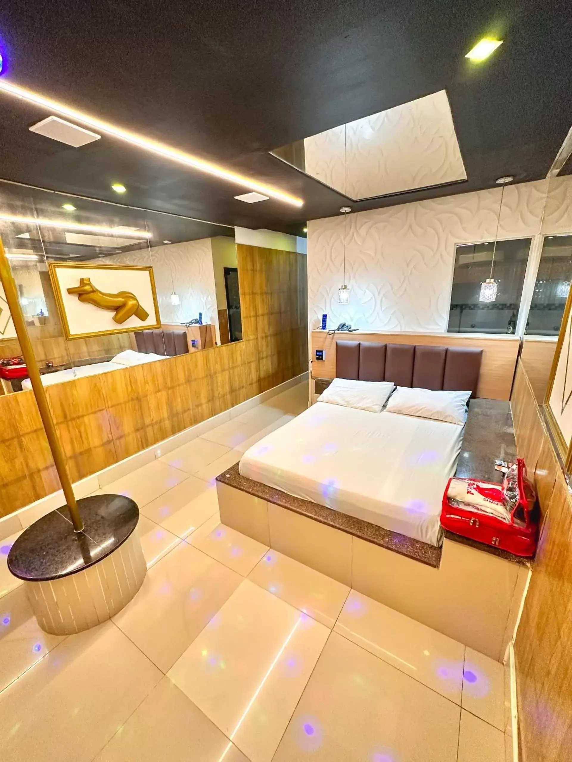 One-Bedroom Apartment in Shopping Motel One-Bedroom Apartment in Shopping Motel