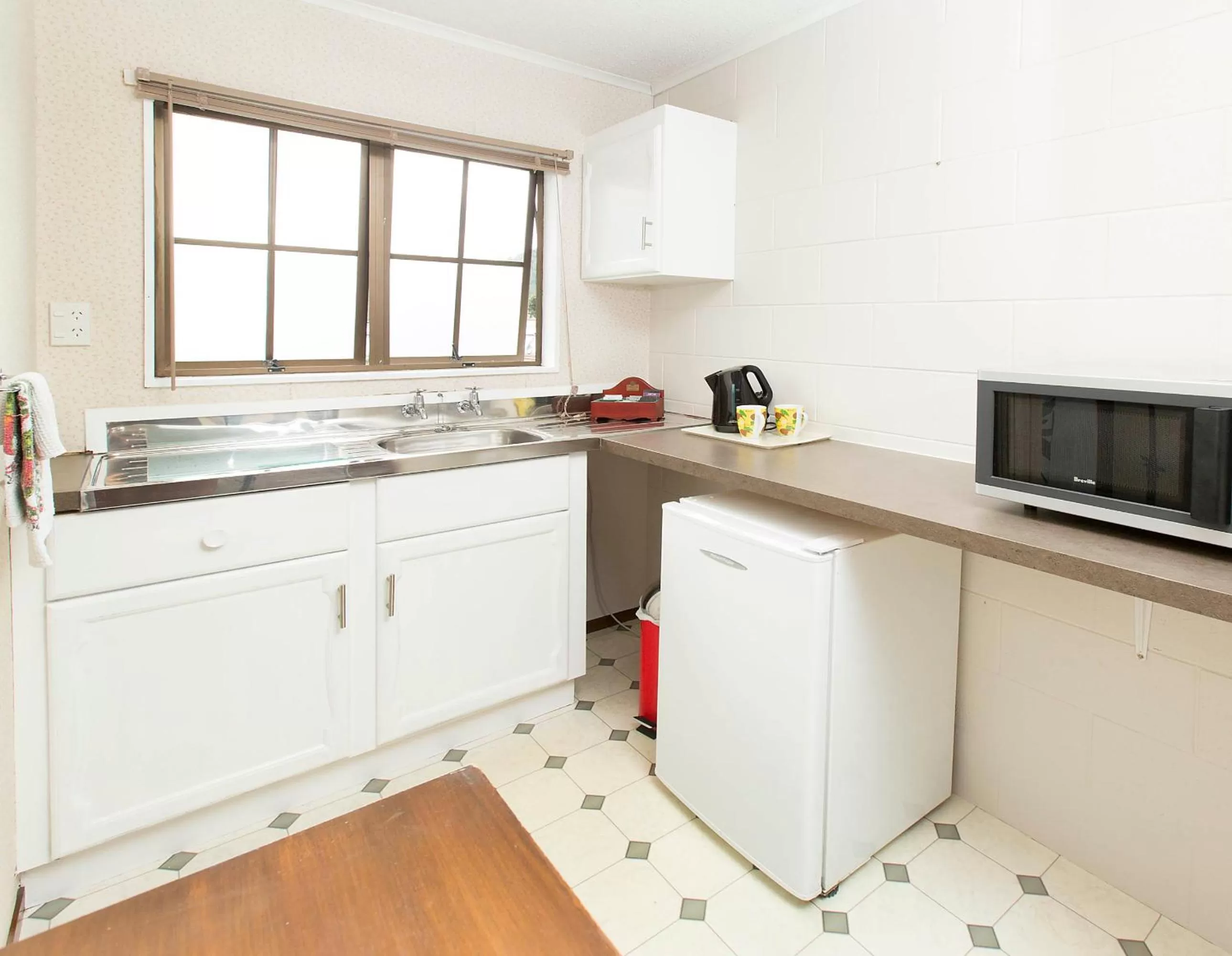 Kitchen or kitchenette in Stonehaven Motel