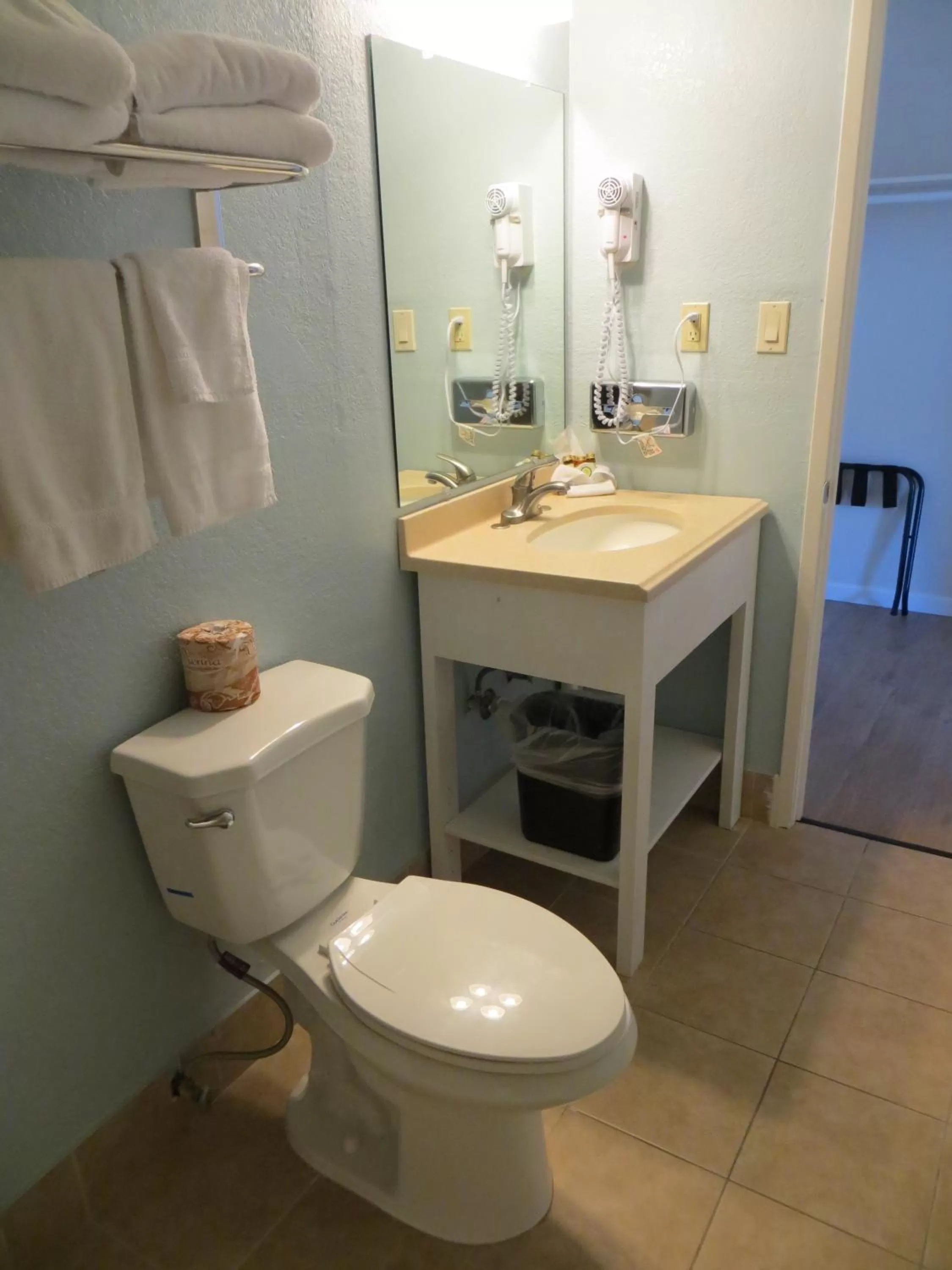 Bathroom in Bay Front Inn