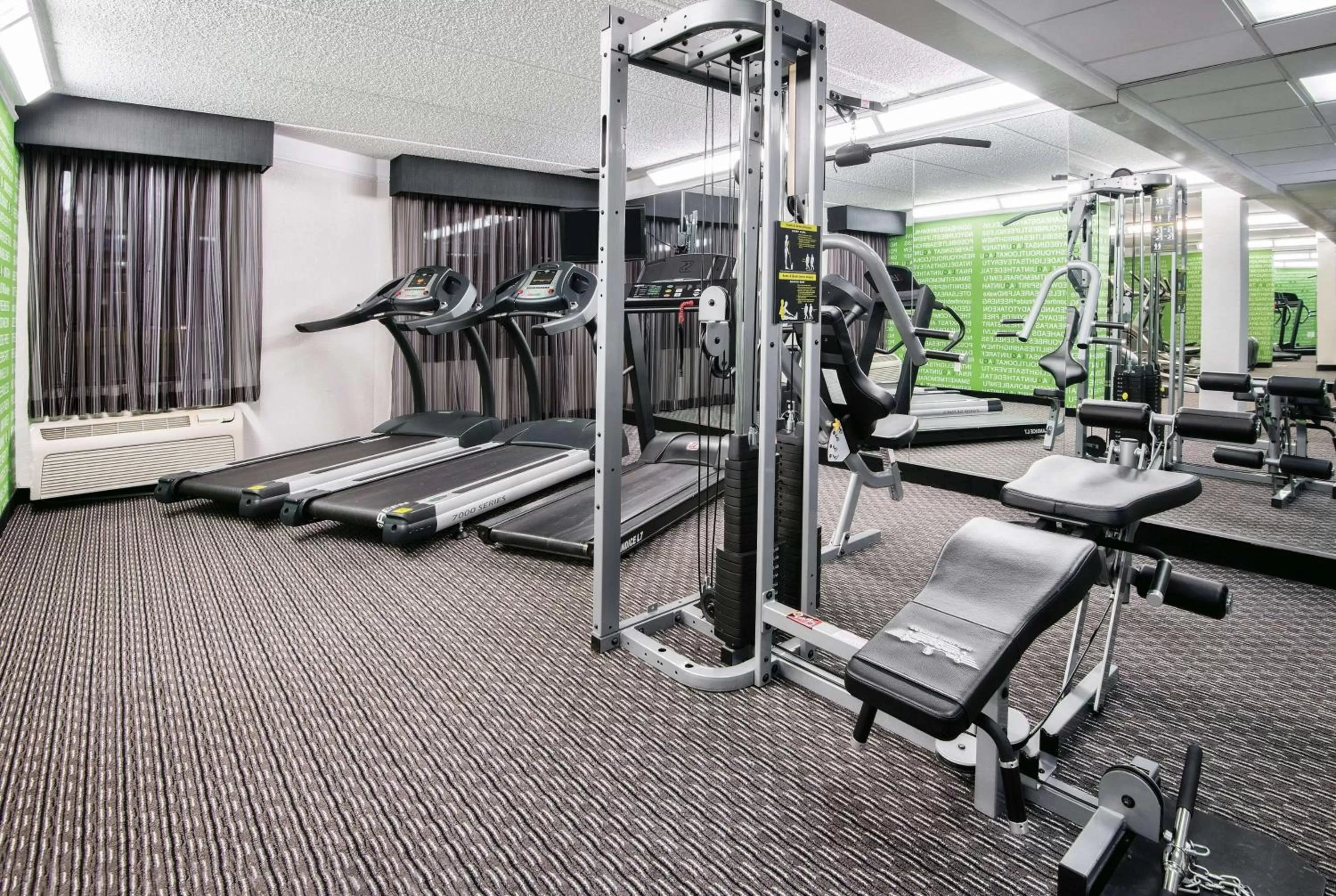 Fitness centre/facilities in La Quinta Inn & Suites by Wyndham San Antonio Riverwalk