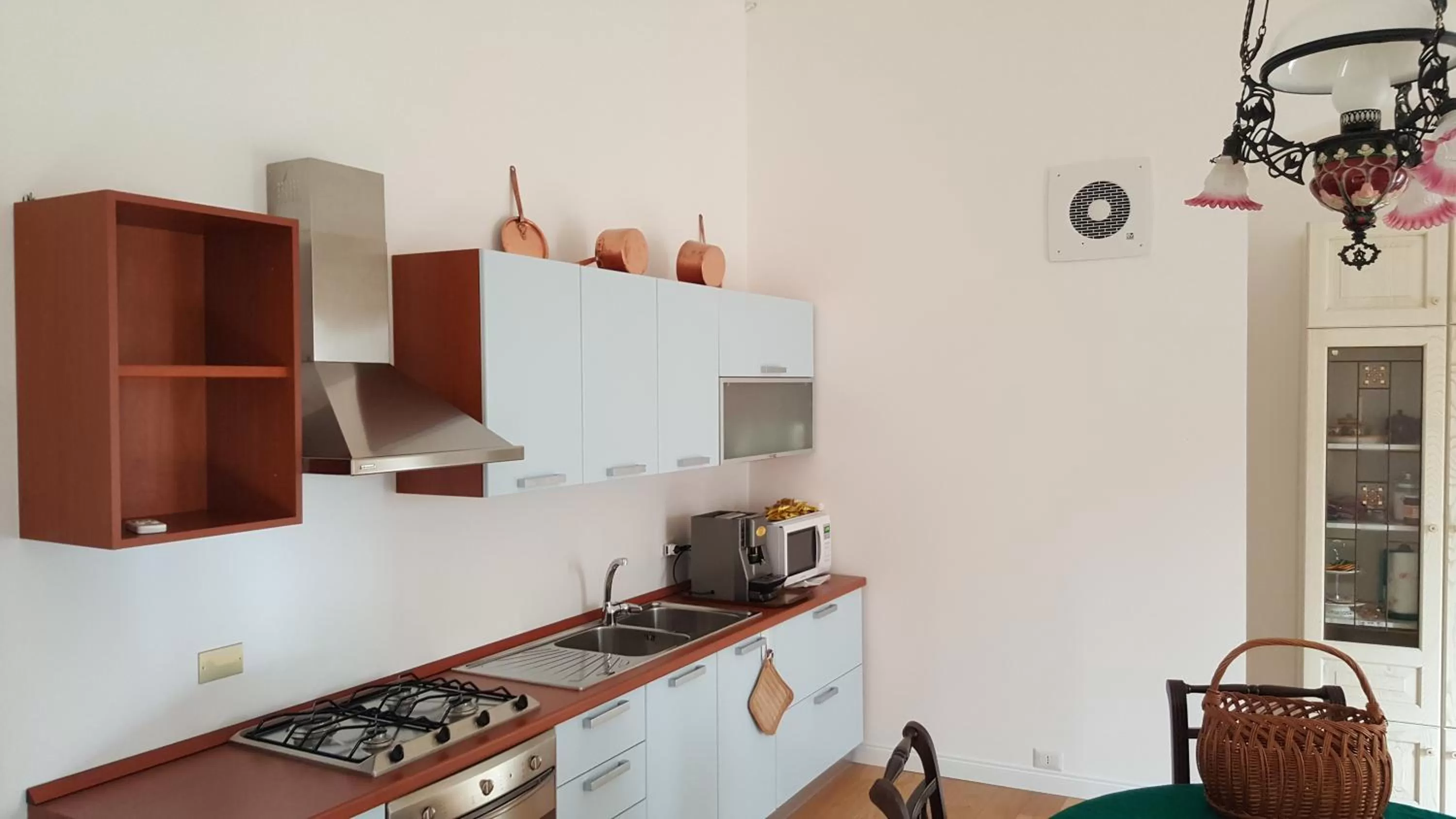 Communal kitchen in Il Cortile del Marchese Beccadelli