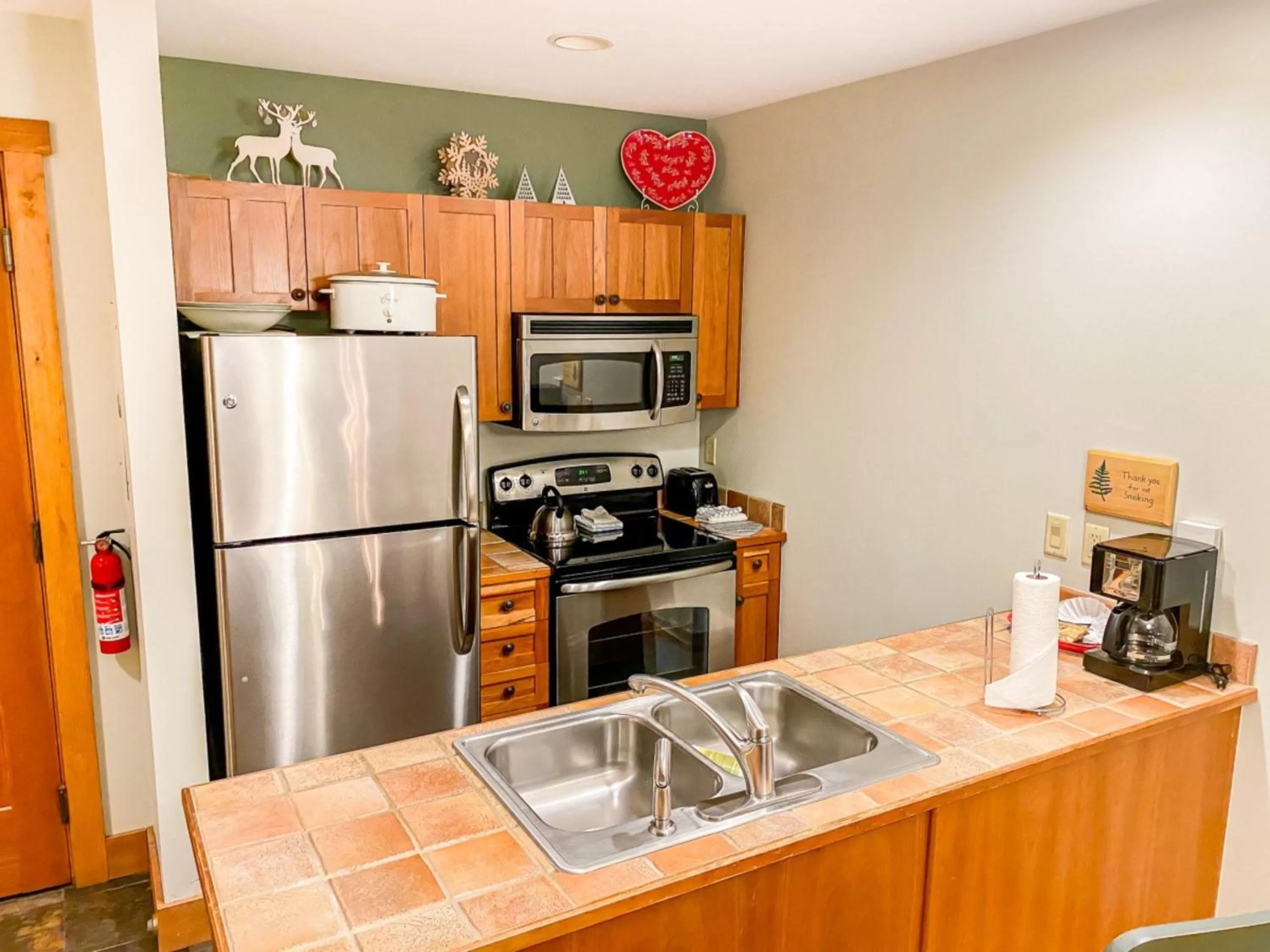 Kitchen or kitchenette in Red Hawk Lodge by Summit County Mountain Retreats